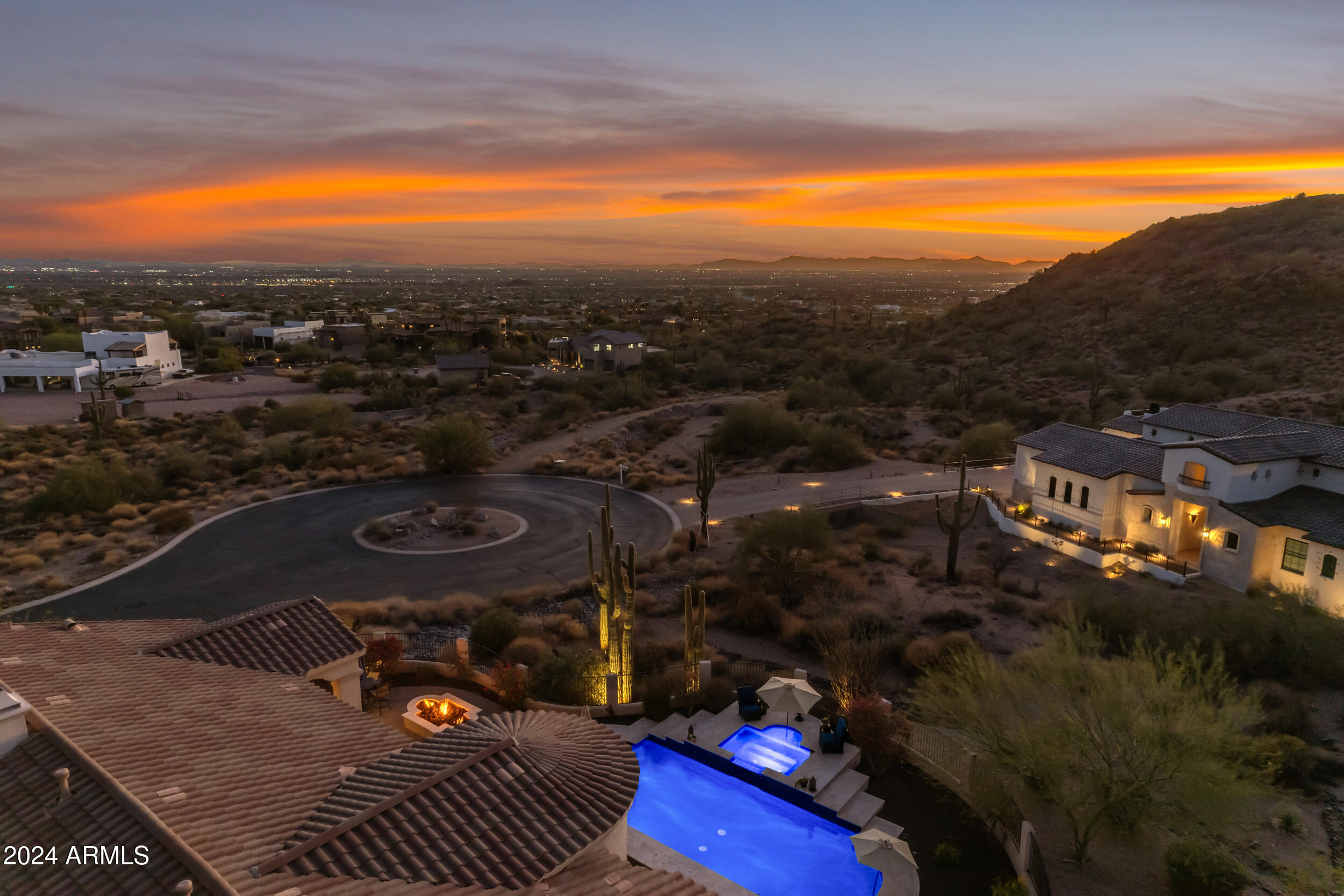 8724 E REGINA Circle