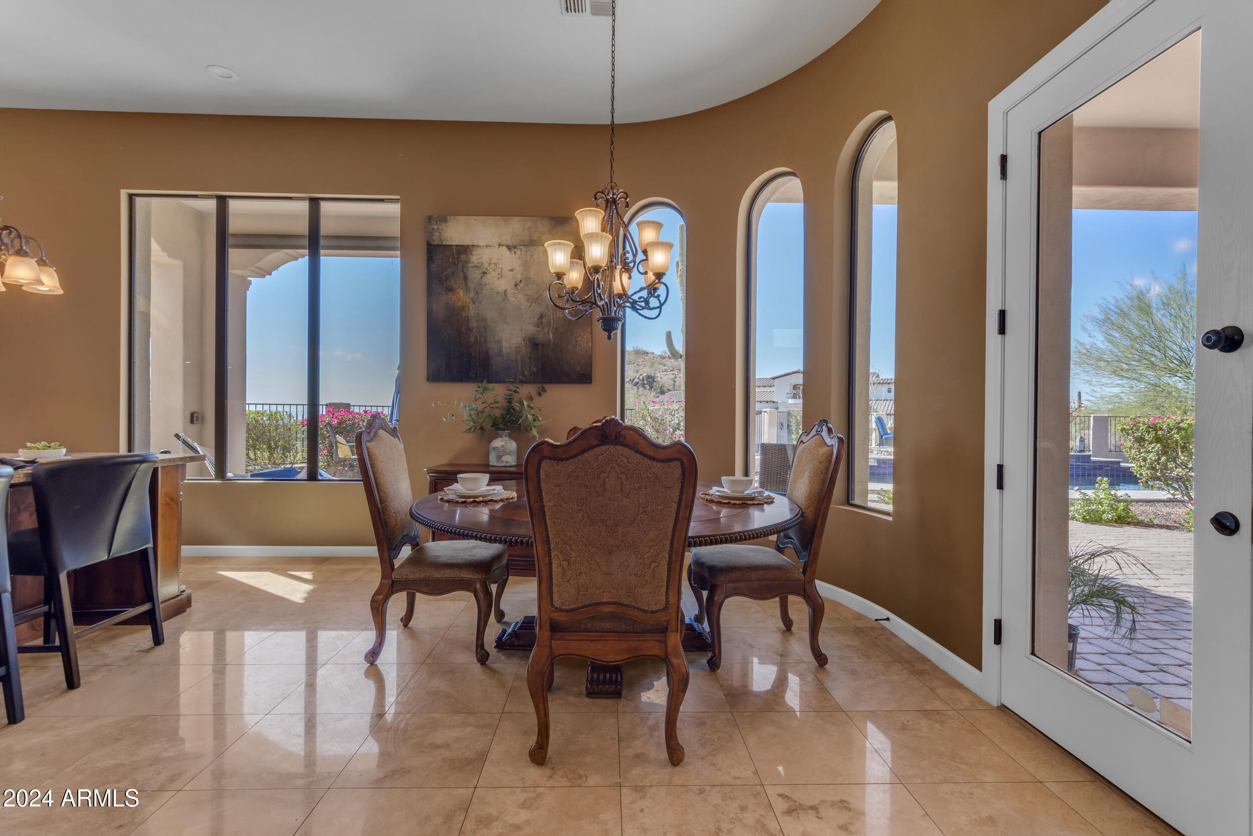 8724 E REGINA Circle