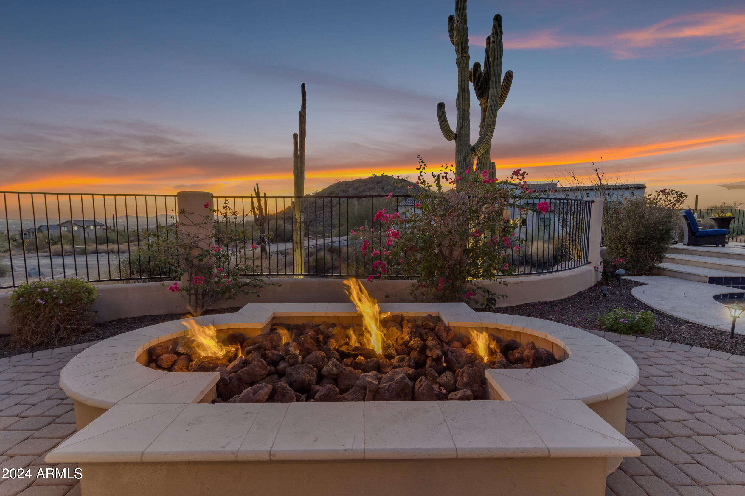 8724 E REGINA Circle