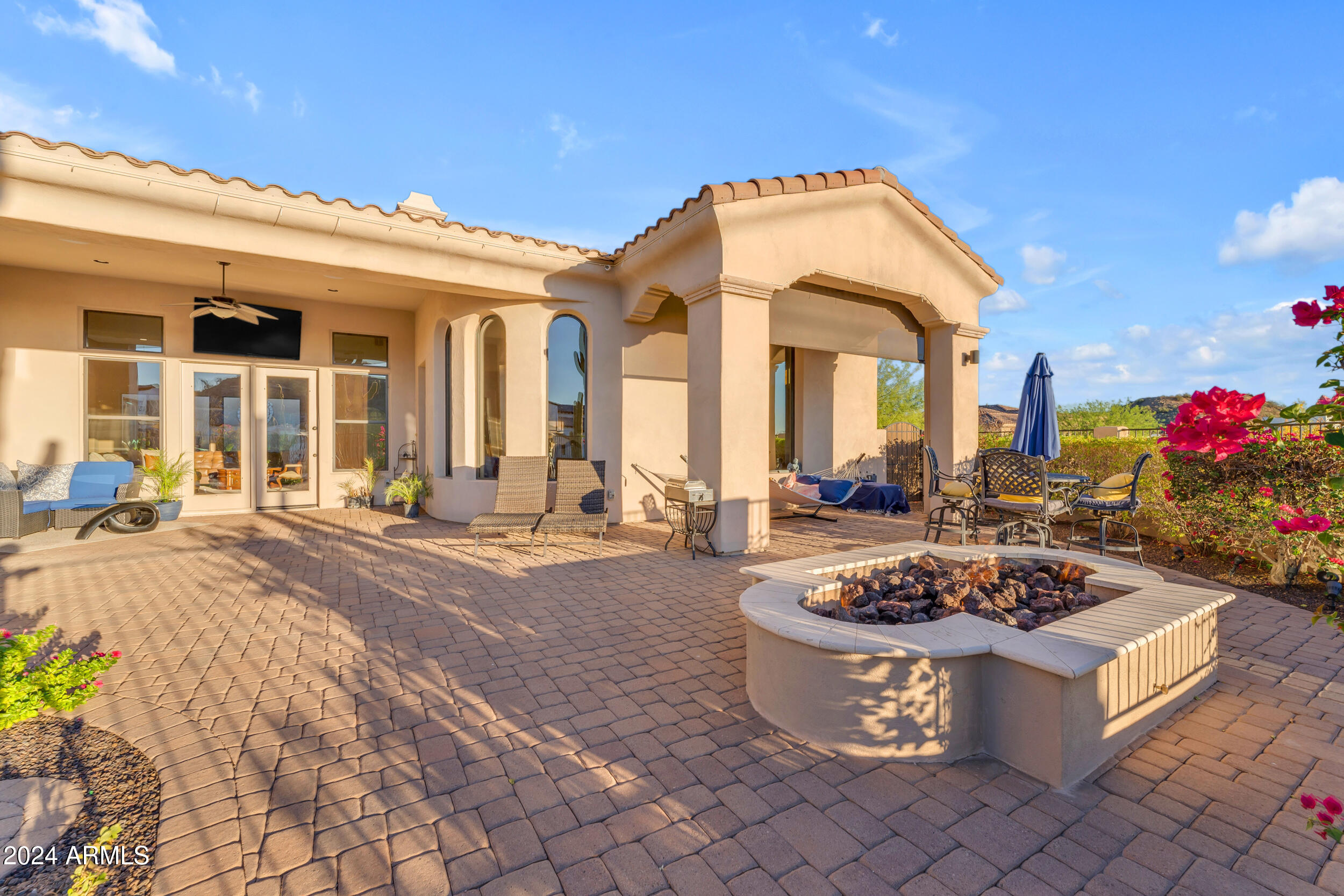 8724 E REGINA Circle