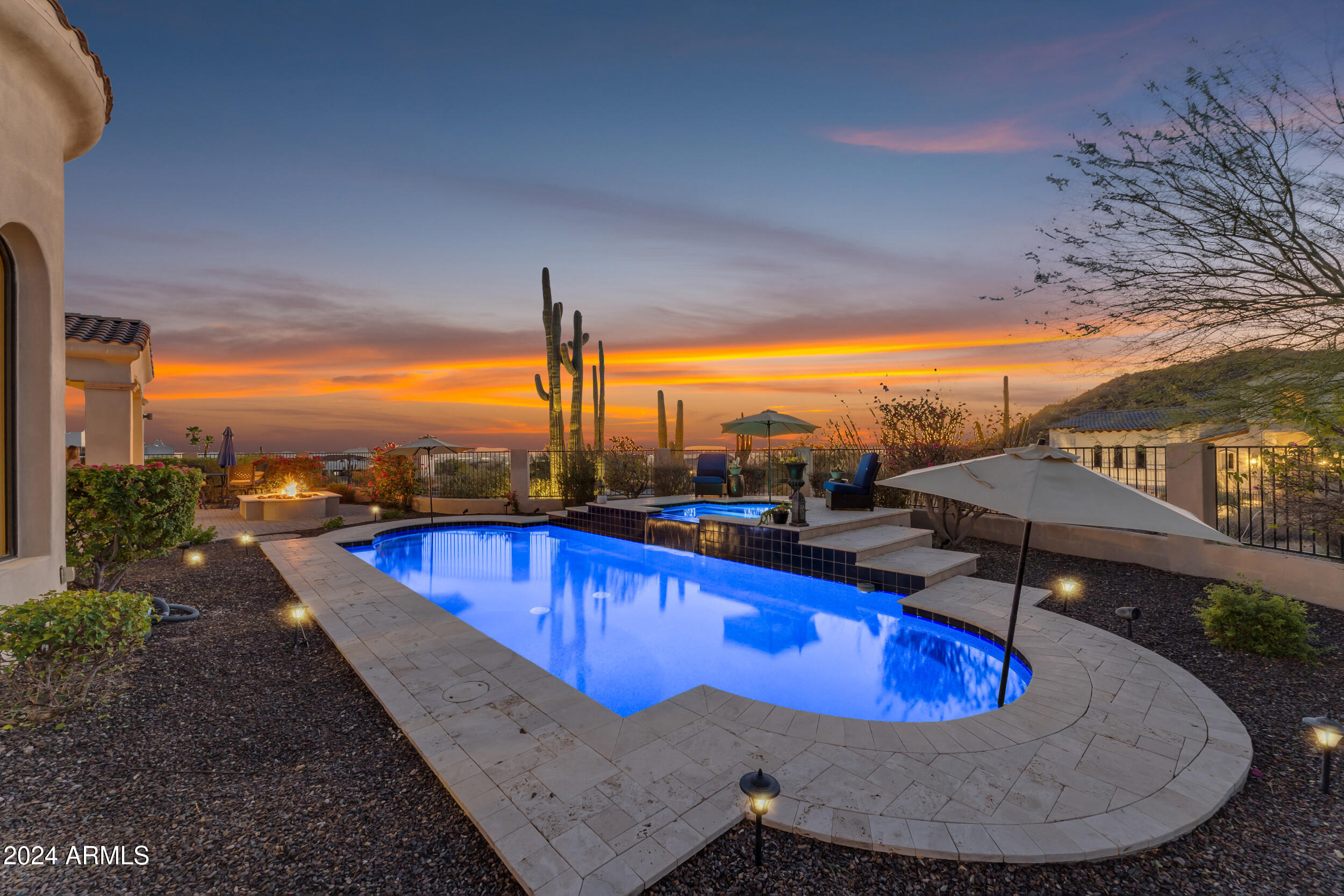 8724 E REGINA Circle