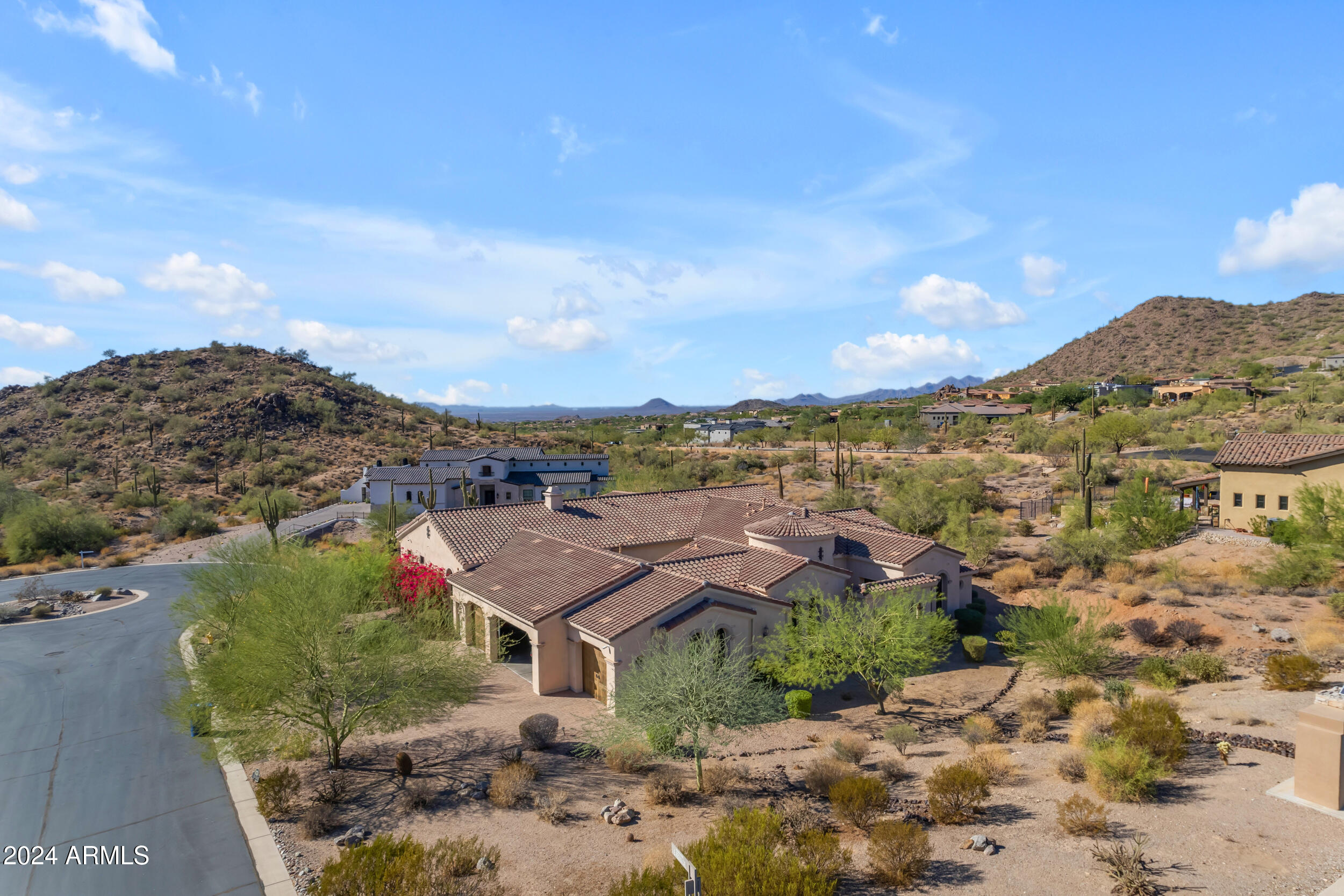 8724 E REGINA Circle