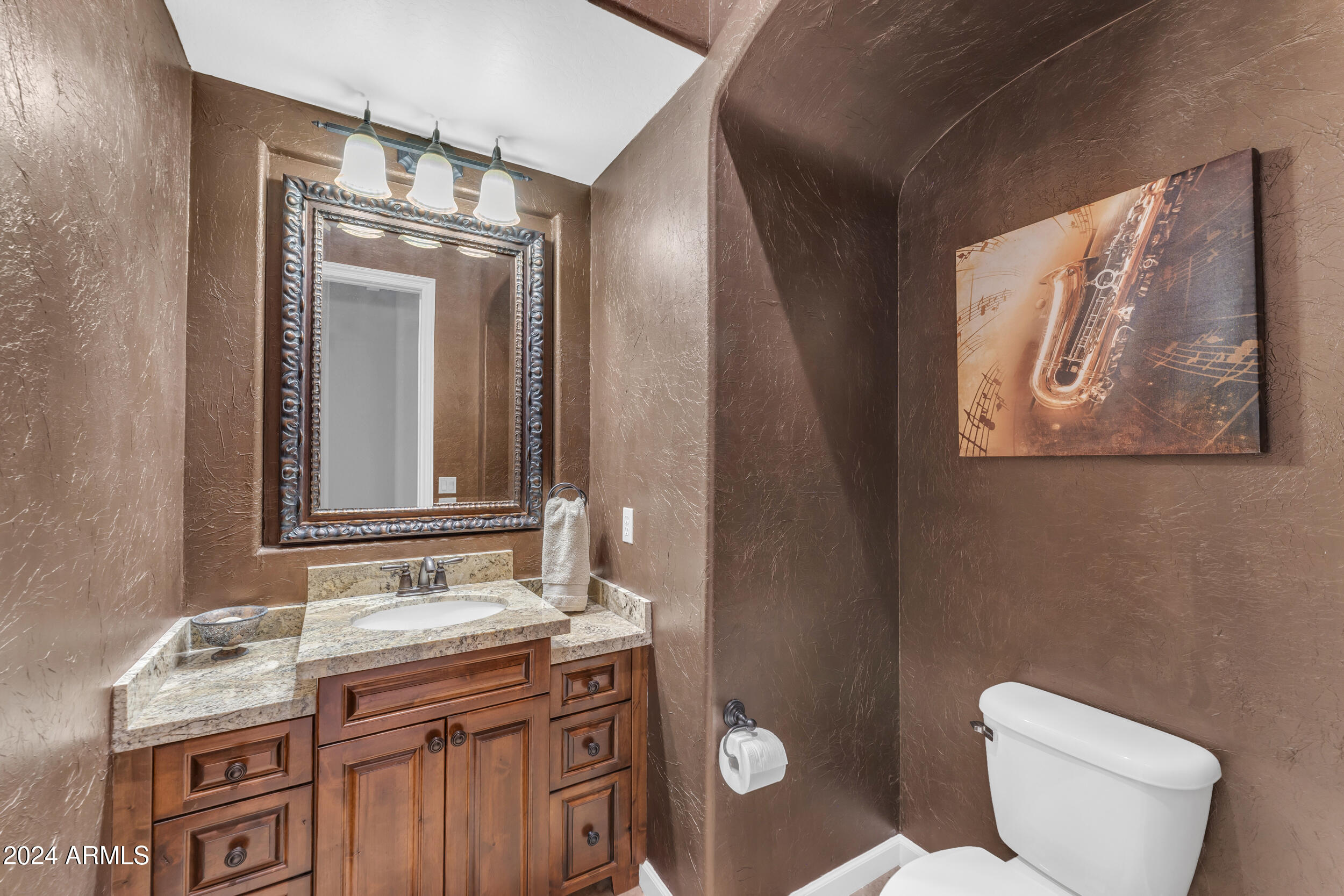 8724 E REGINA Circle