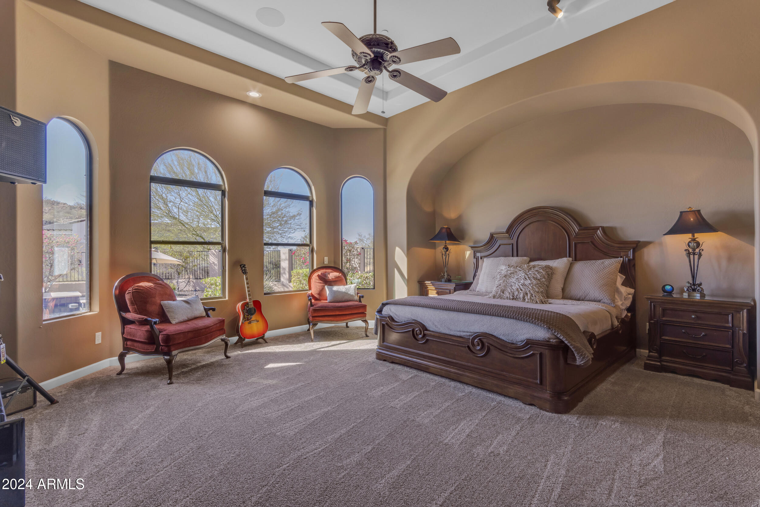 8724 E REGINA Circle