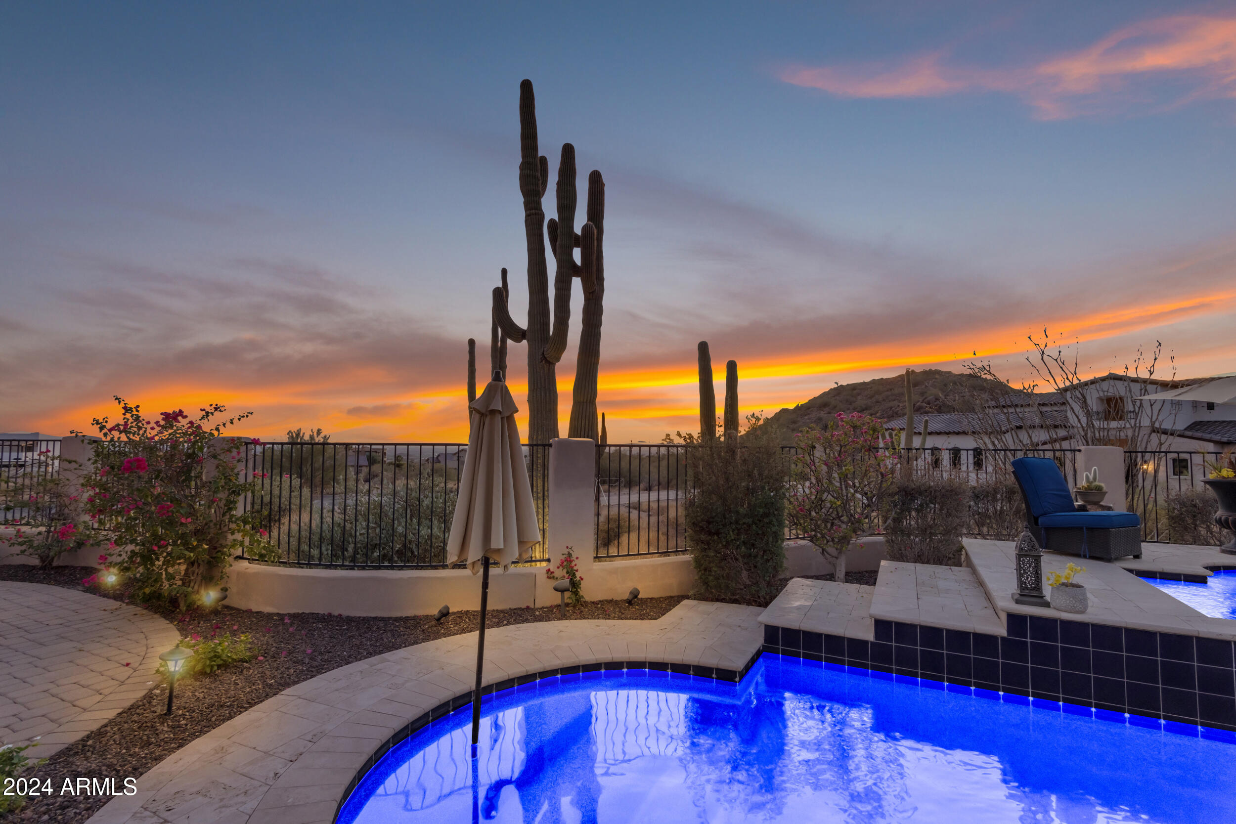 8724 E REGINA Circle