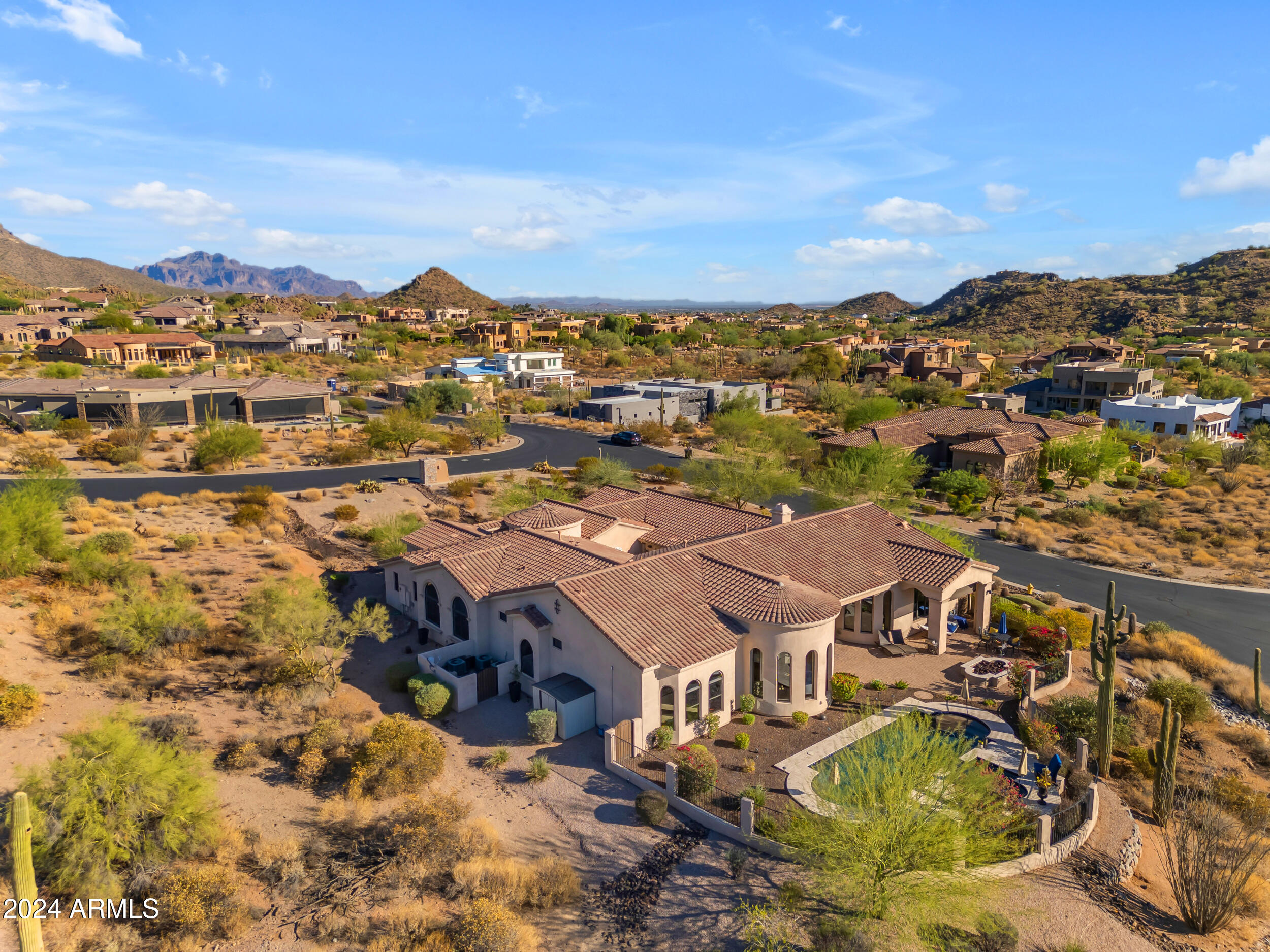 8724 E REGINA Circle