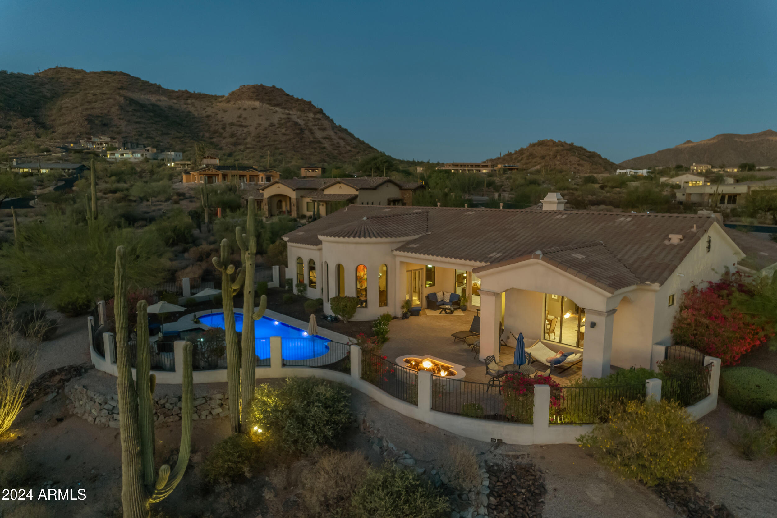 8724 E REGINA Circle