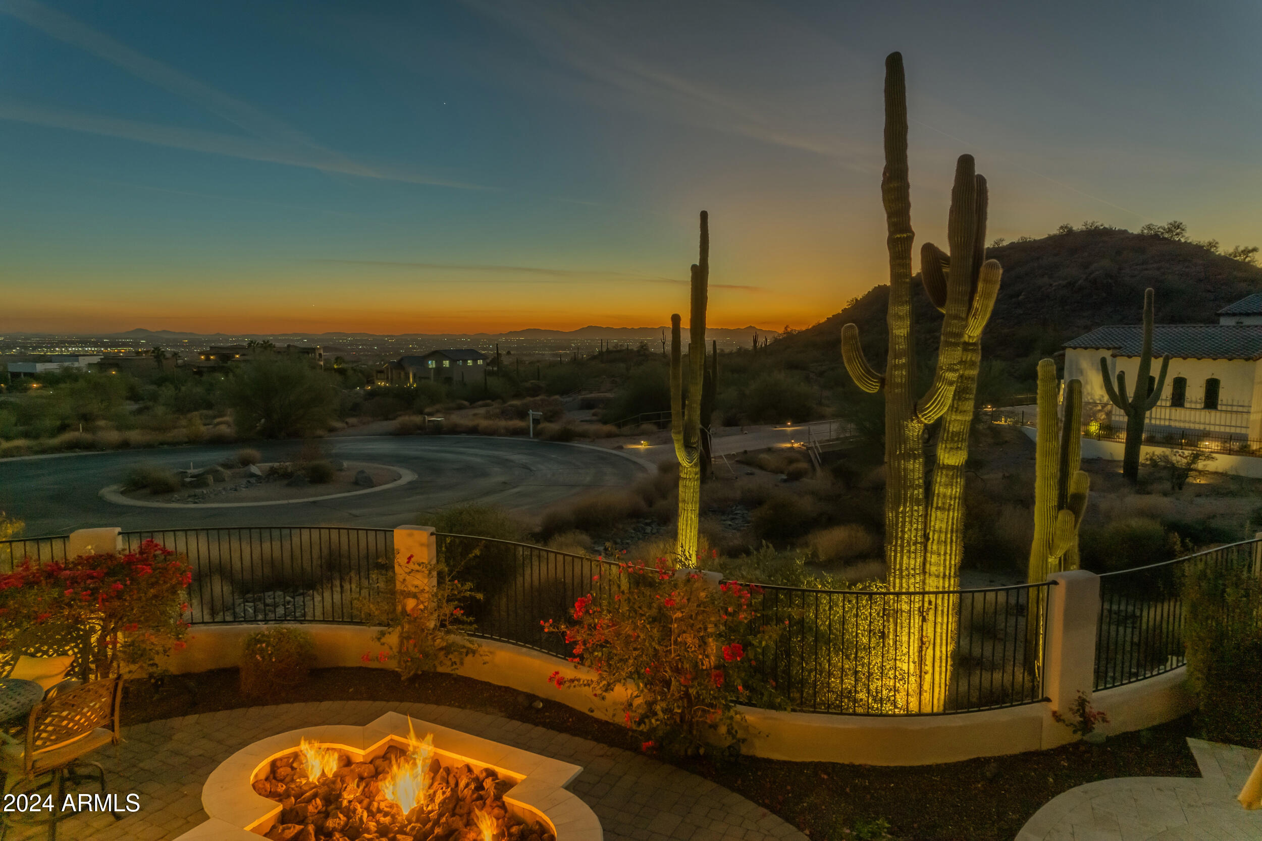 8724 E REGINA Circle