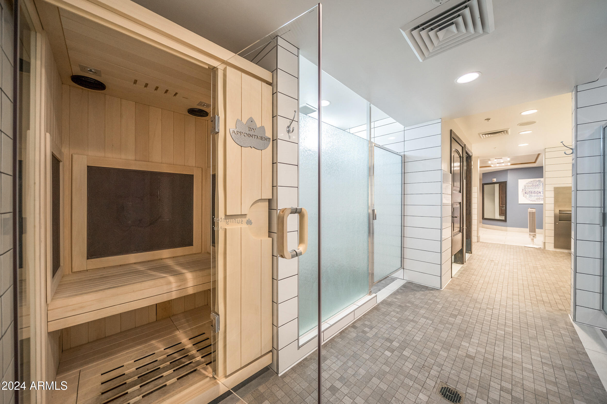 8724 E REGINA Circle