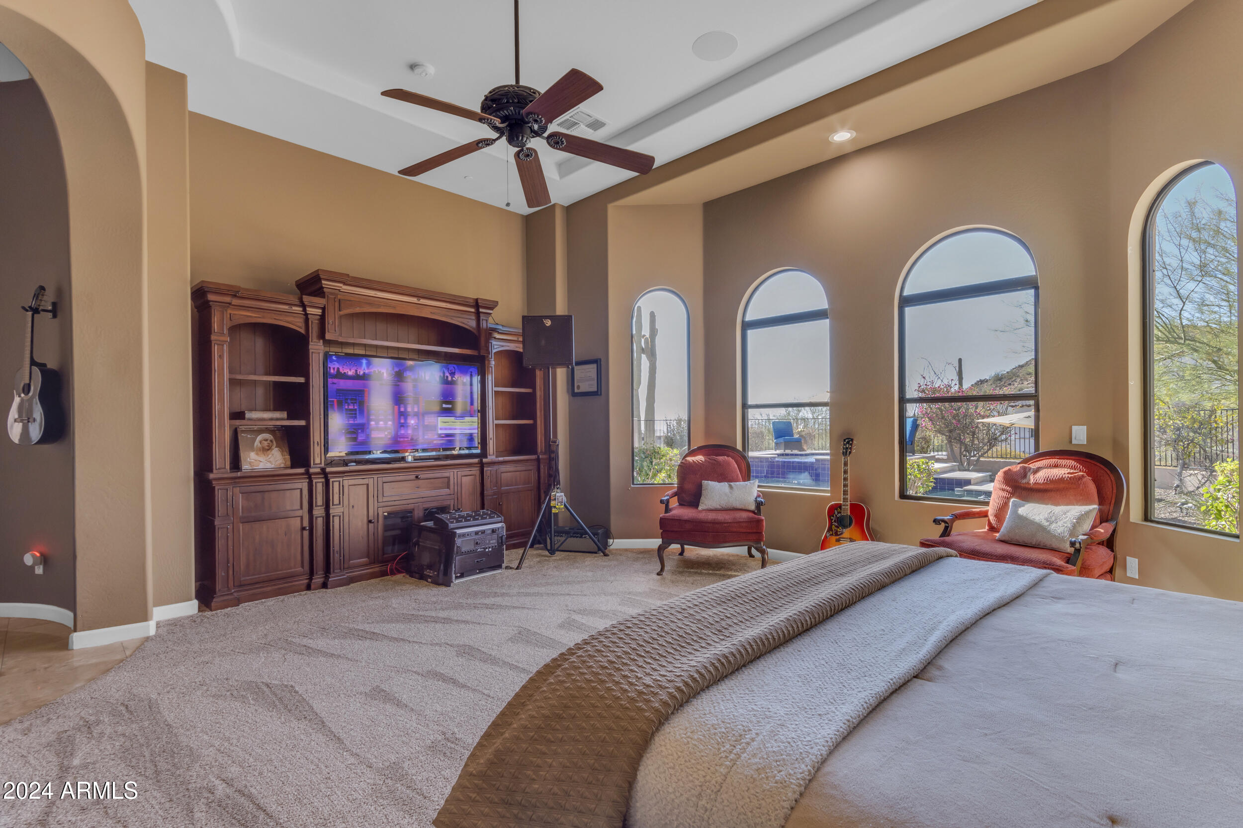 8724 E REGINA Circle