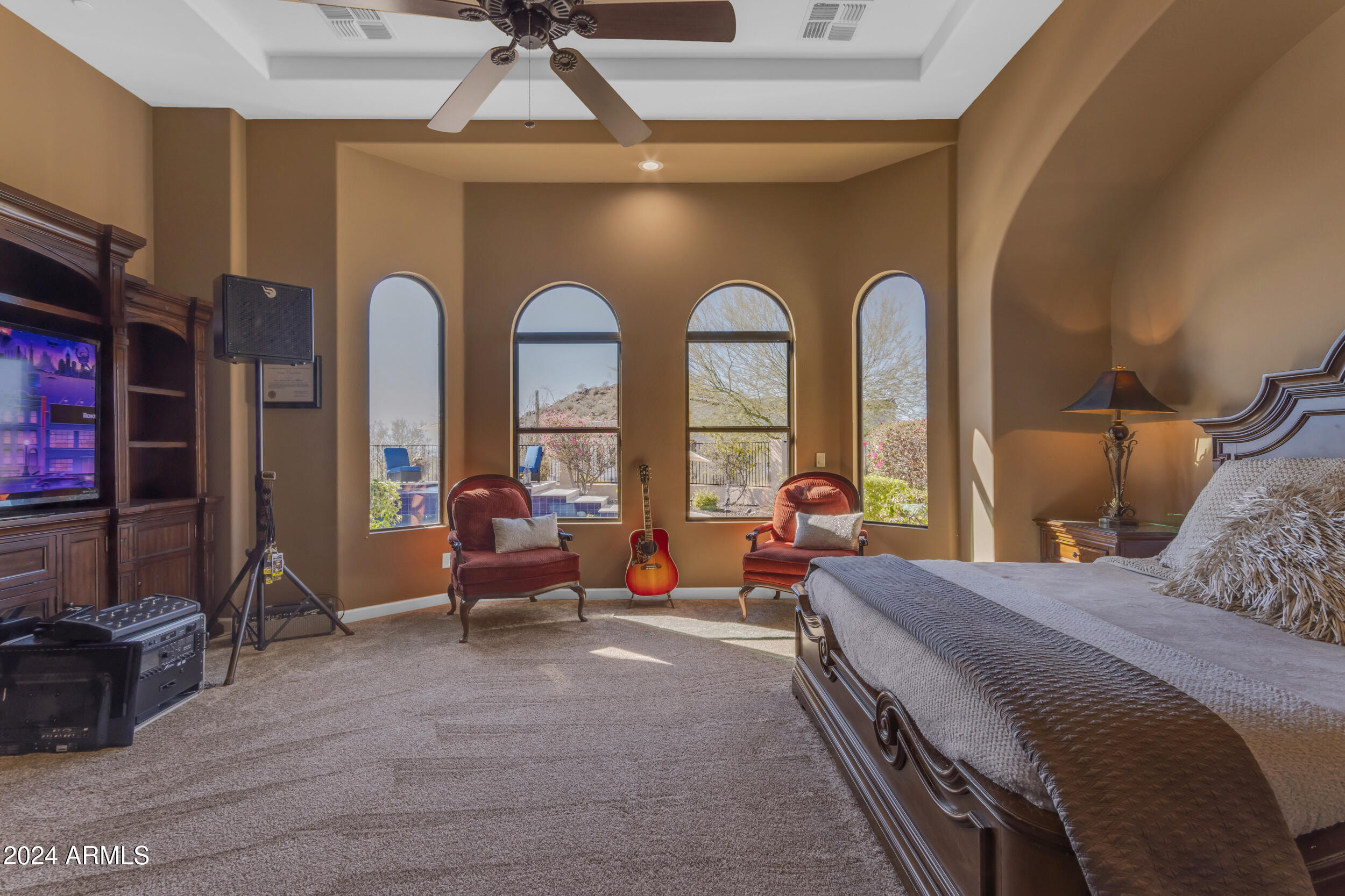 8724 E REGINA Circle