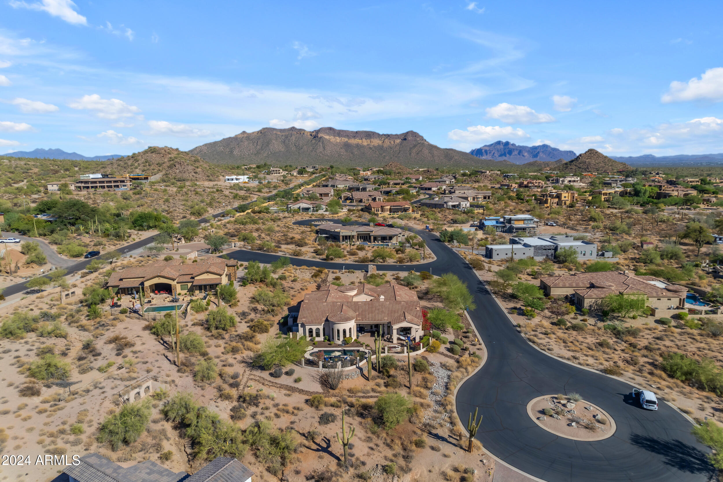 8724 E REGINA Circle