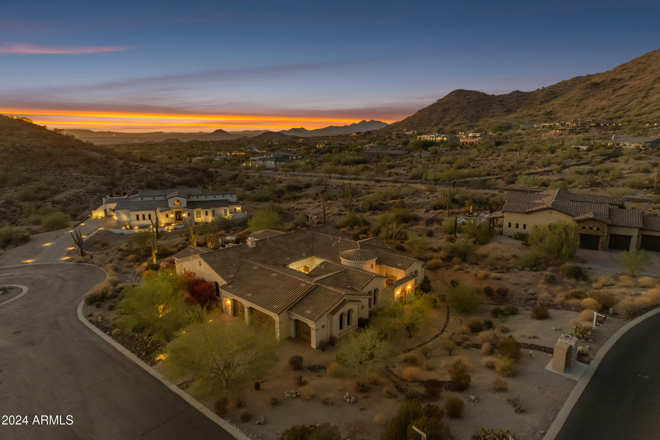 8724 E REGINA Circle