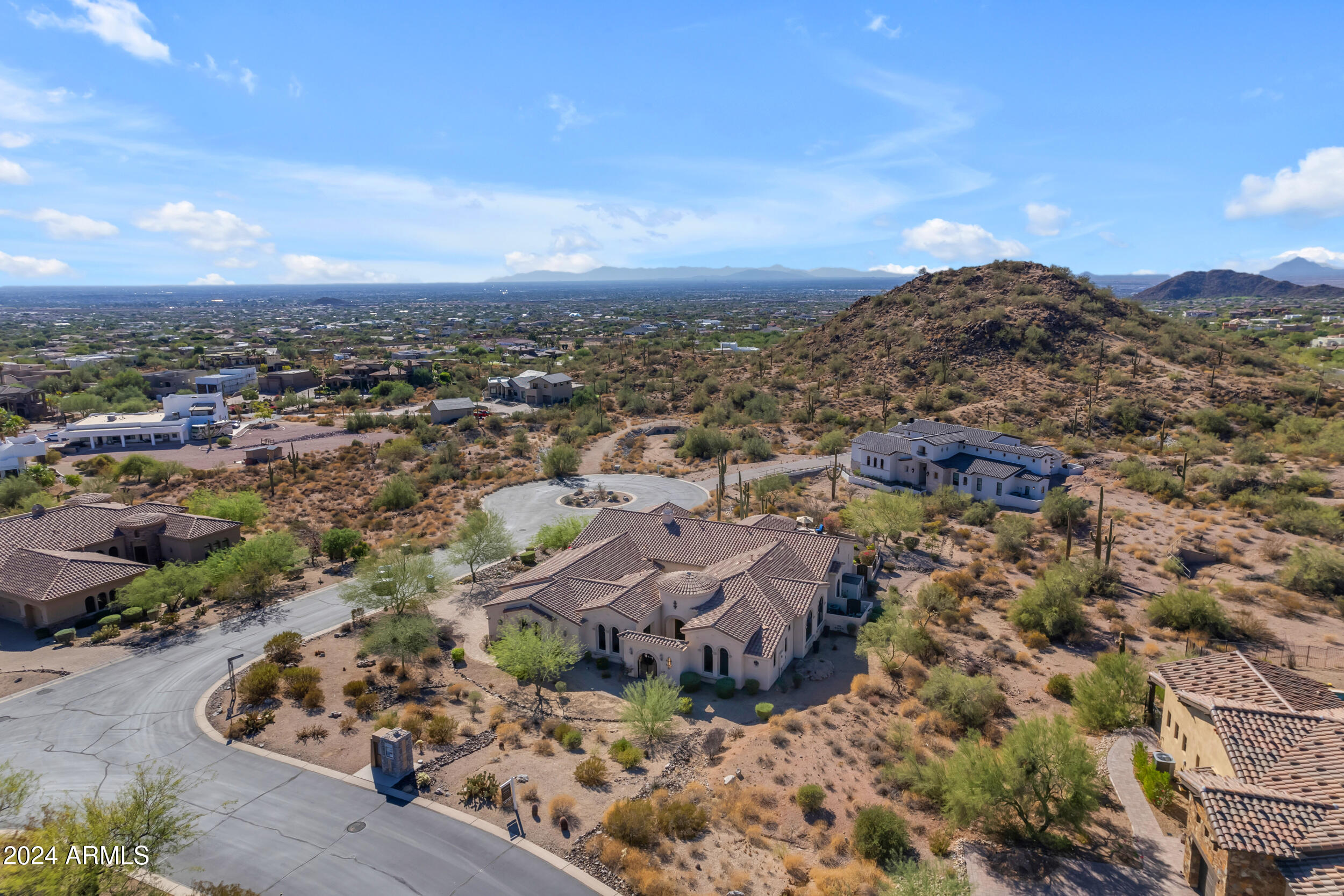 8724 E REGINA Circle