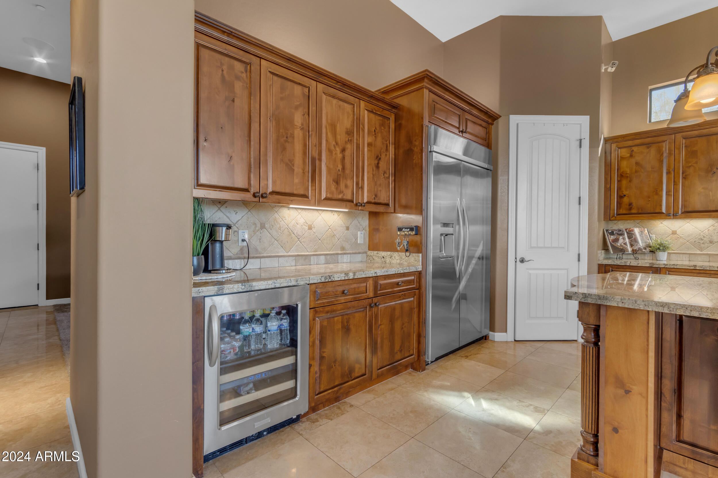 8724 E REGINA Circle