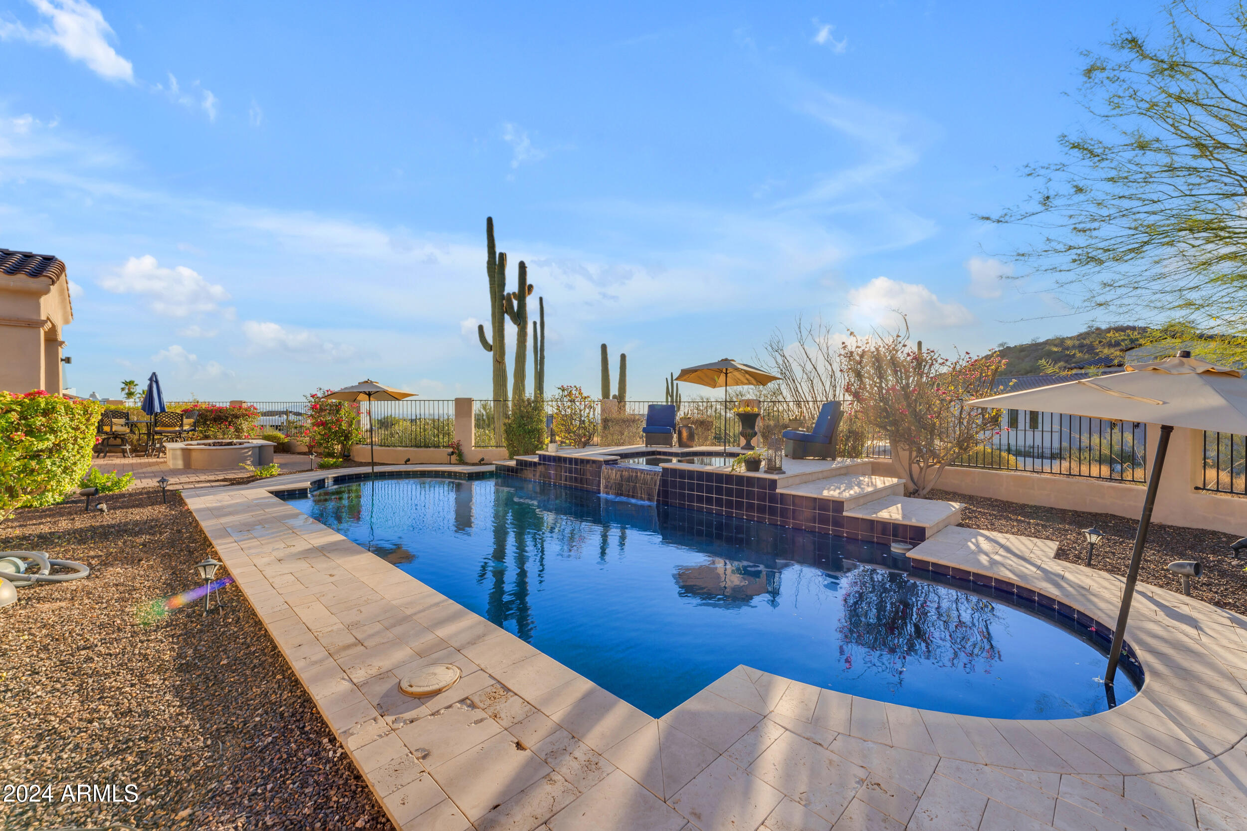 8724 E REGINA Circle