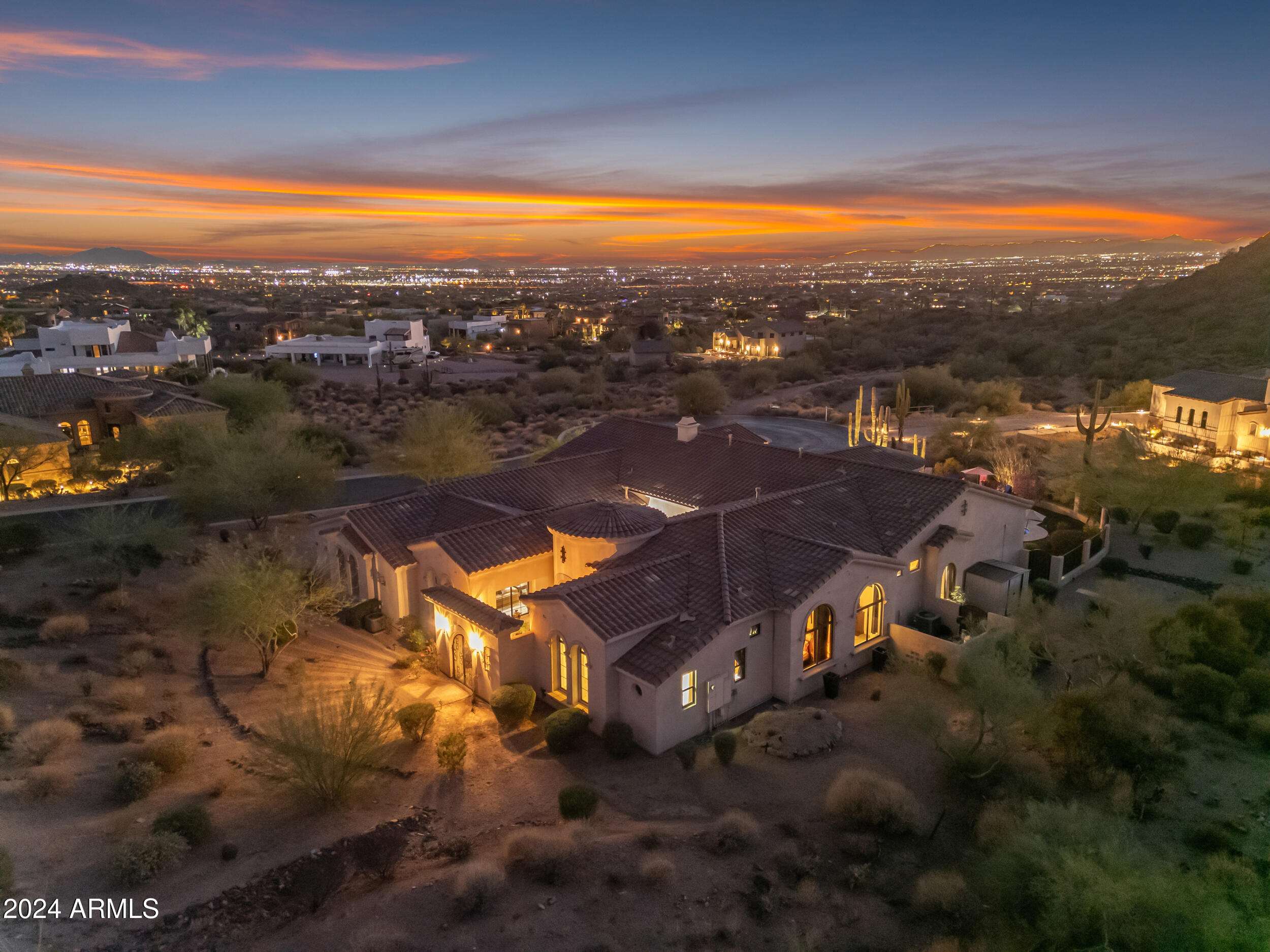 8724 E REGINA Circle