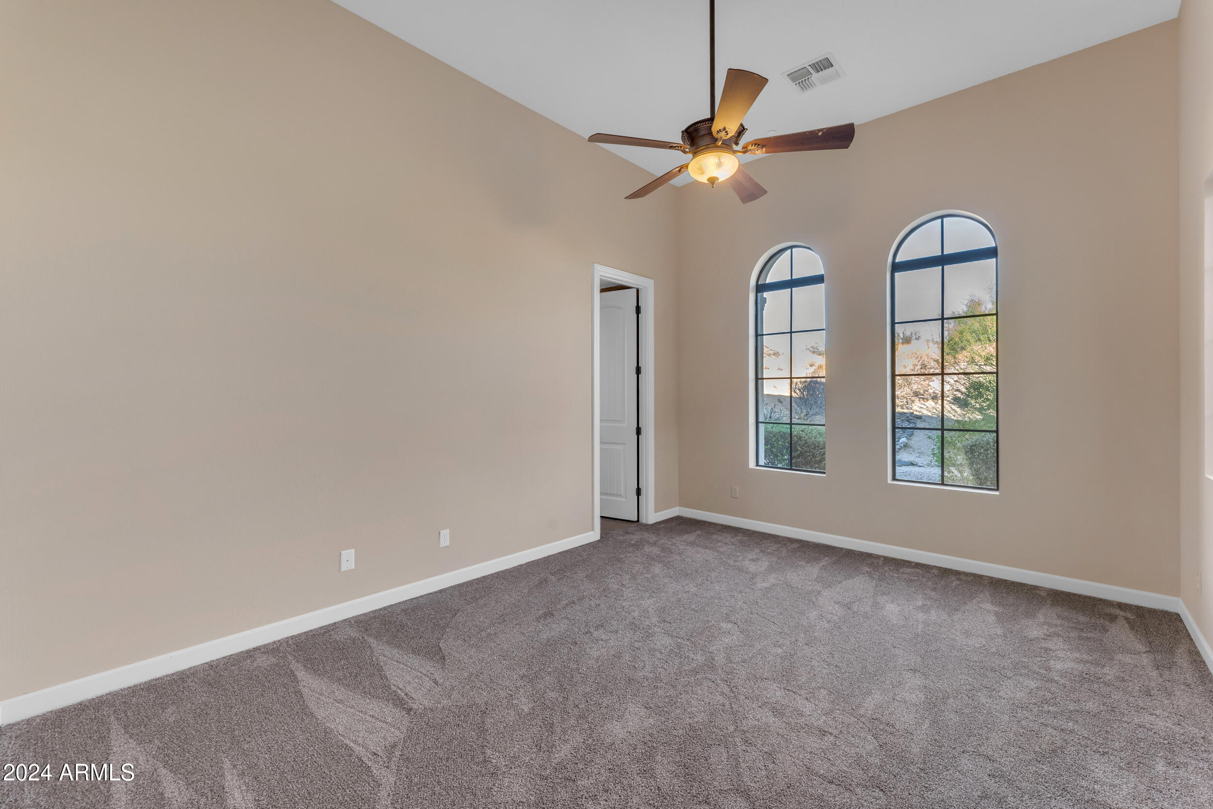 8724 E REGINA Circle