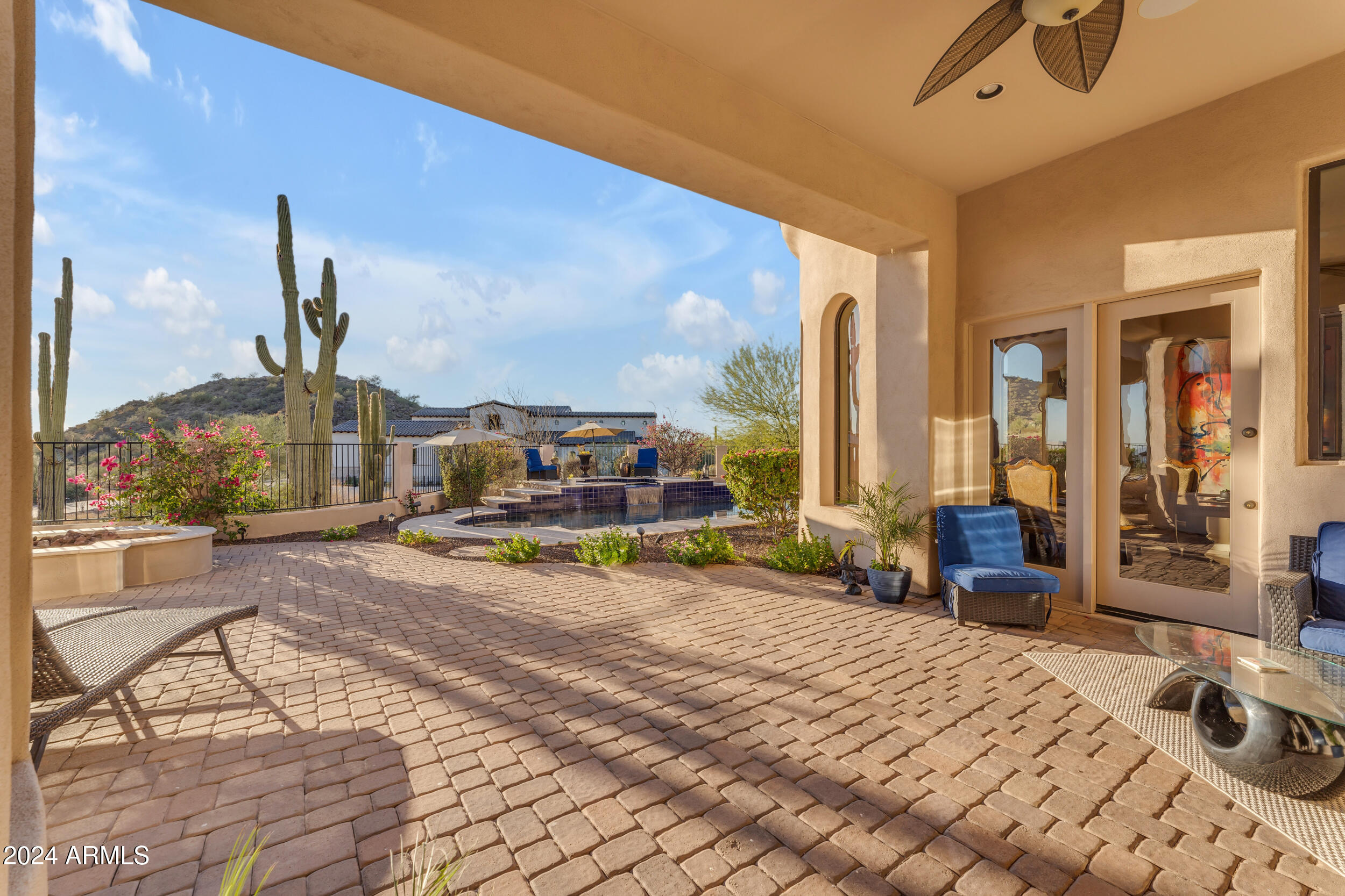 8724 E REGINA Circle