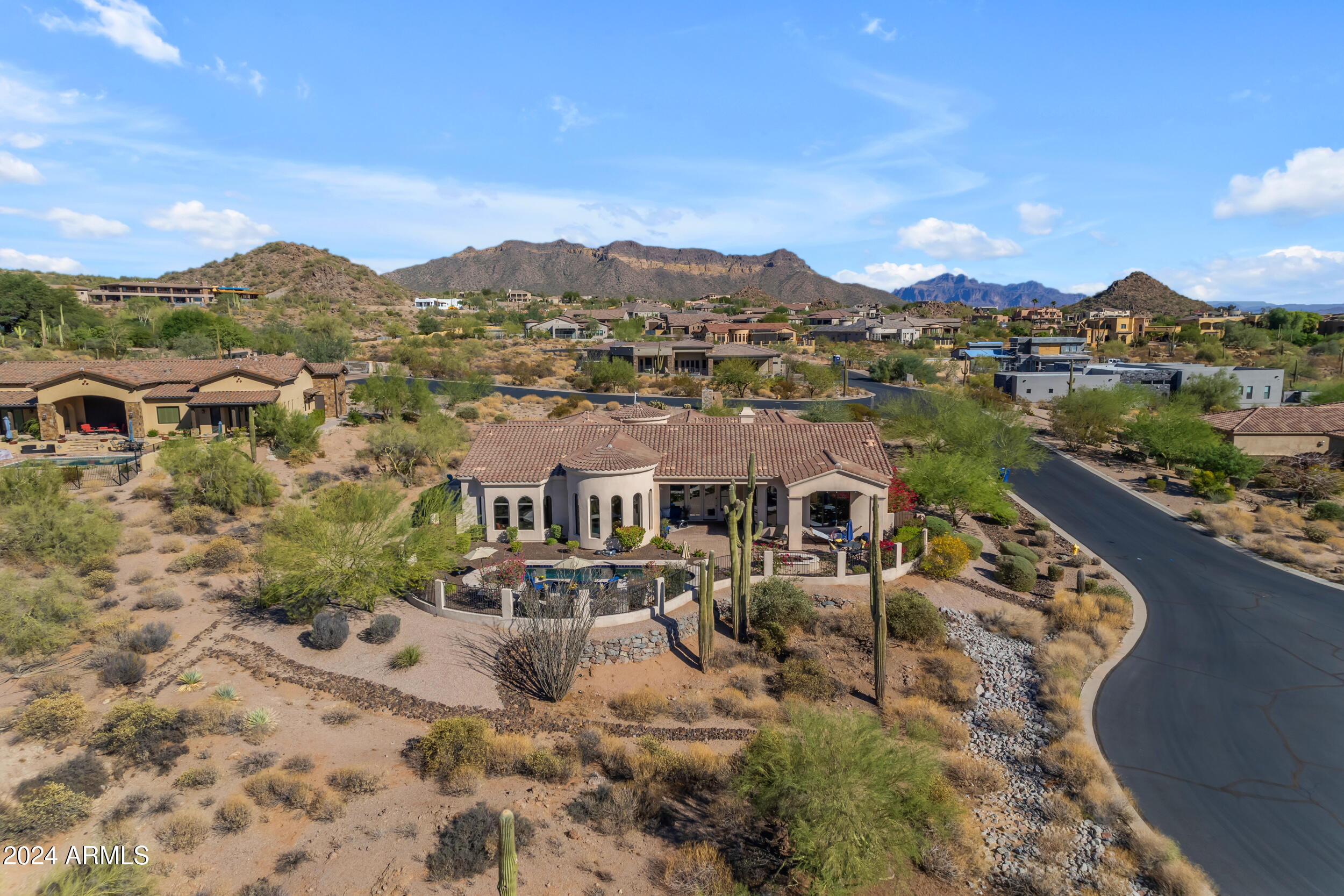 8724 E REGINA Circle