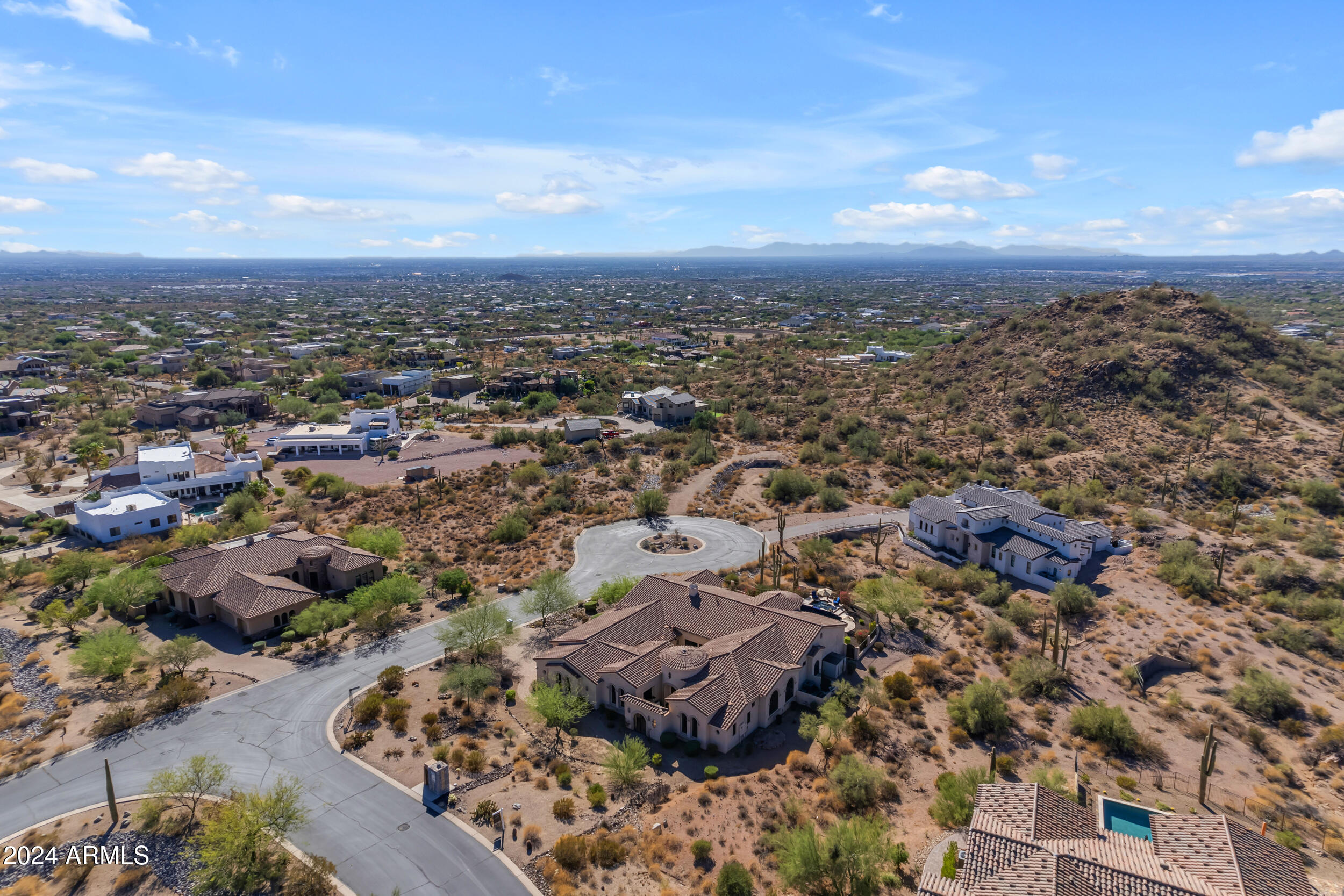 8724 E REGINA Circle