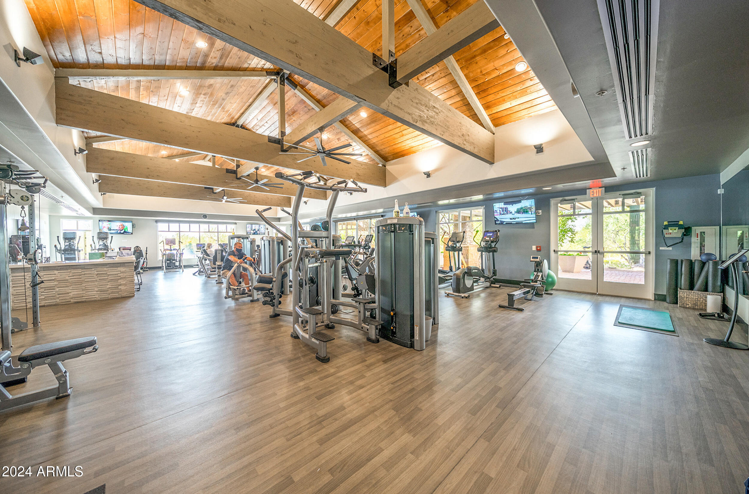 8724 E REGINA Circle