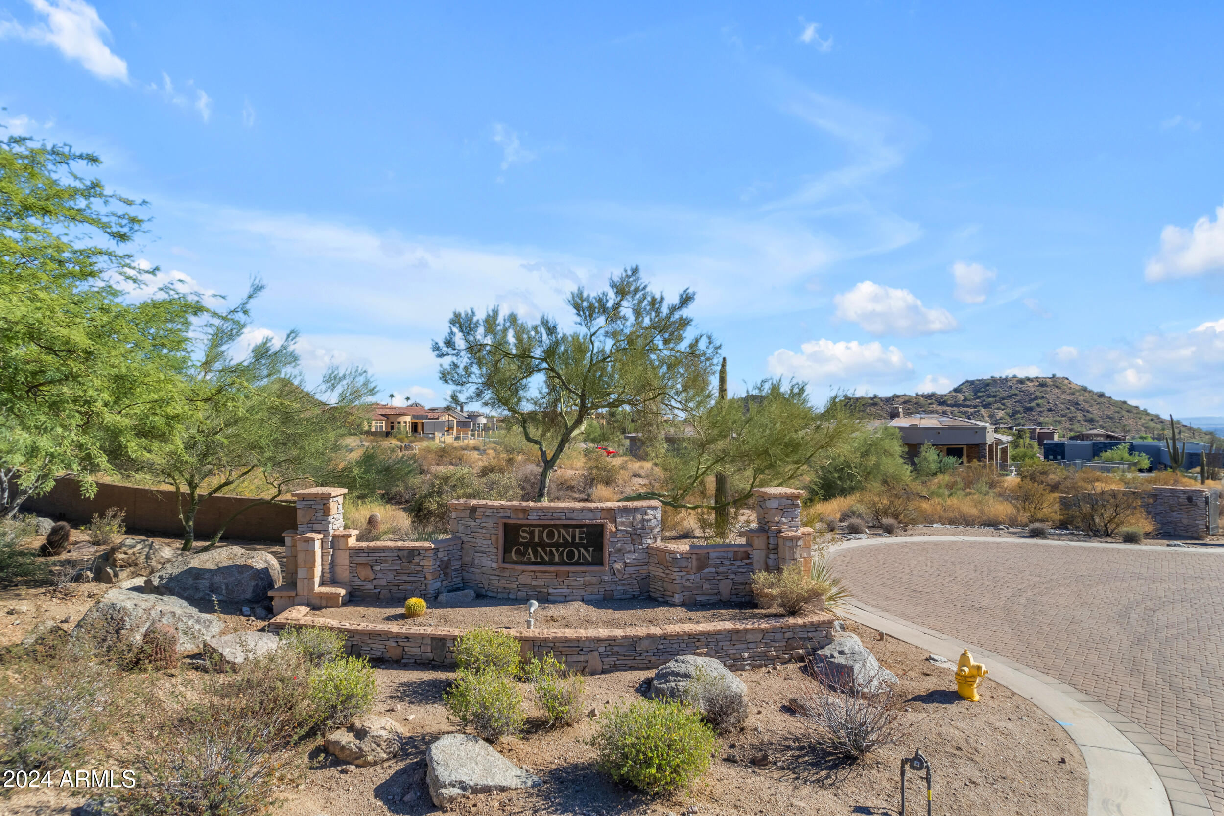 8724 E REGINA Circle