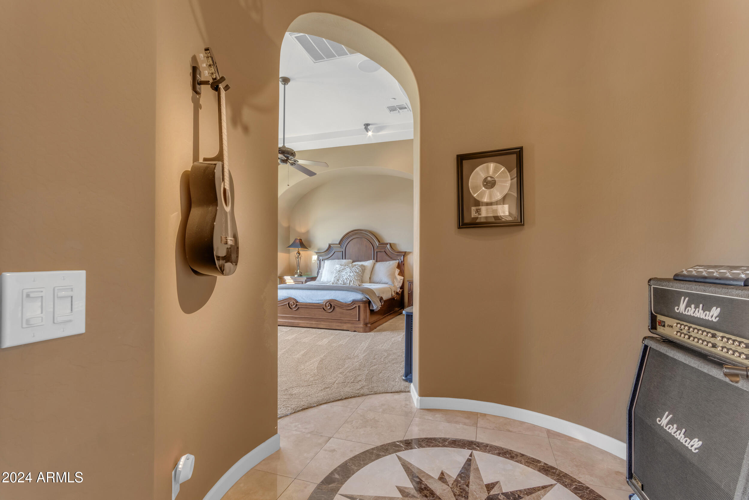 8724 E REGINA Circle