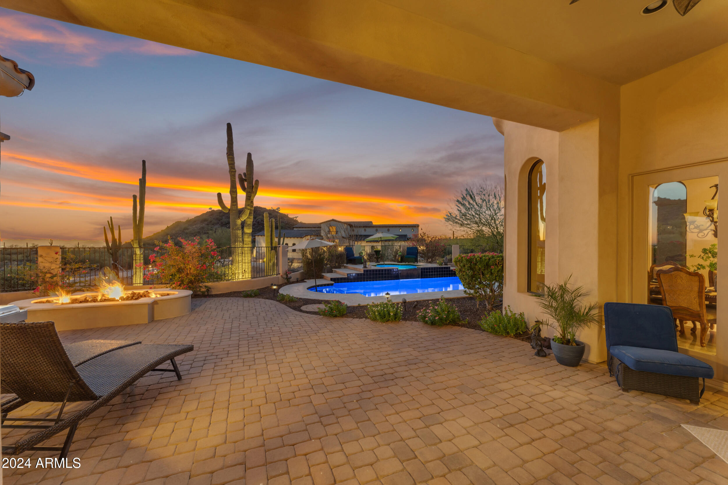 8724 E REGINA Circle