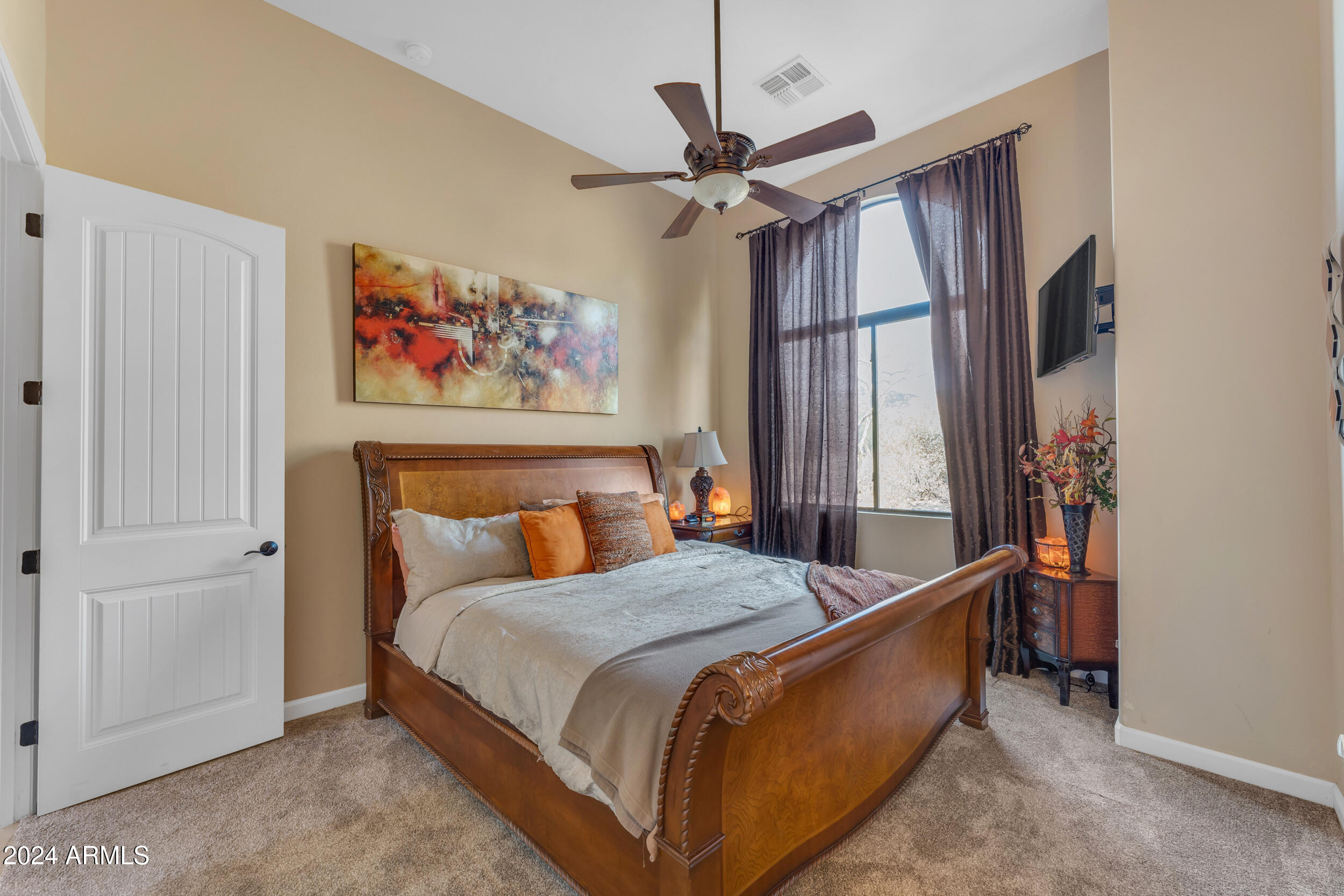 8724 E REGINA Circle