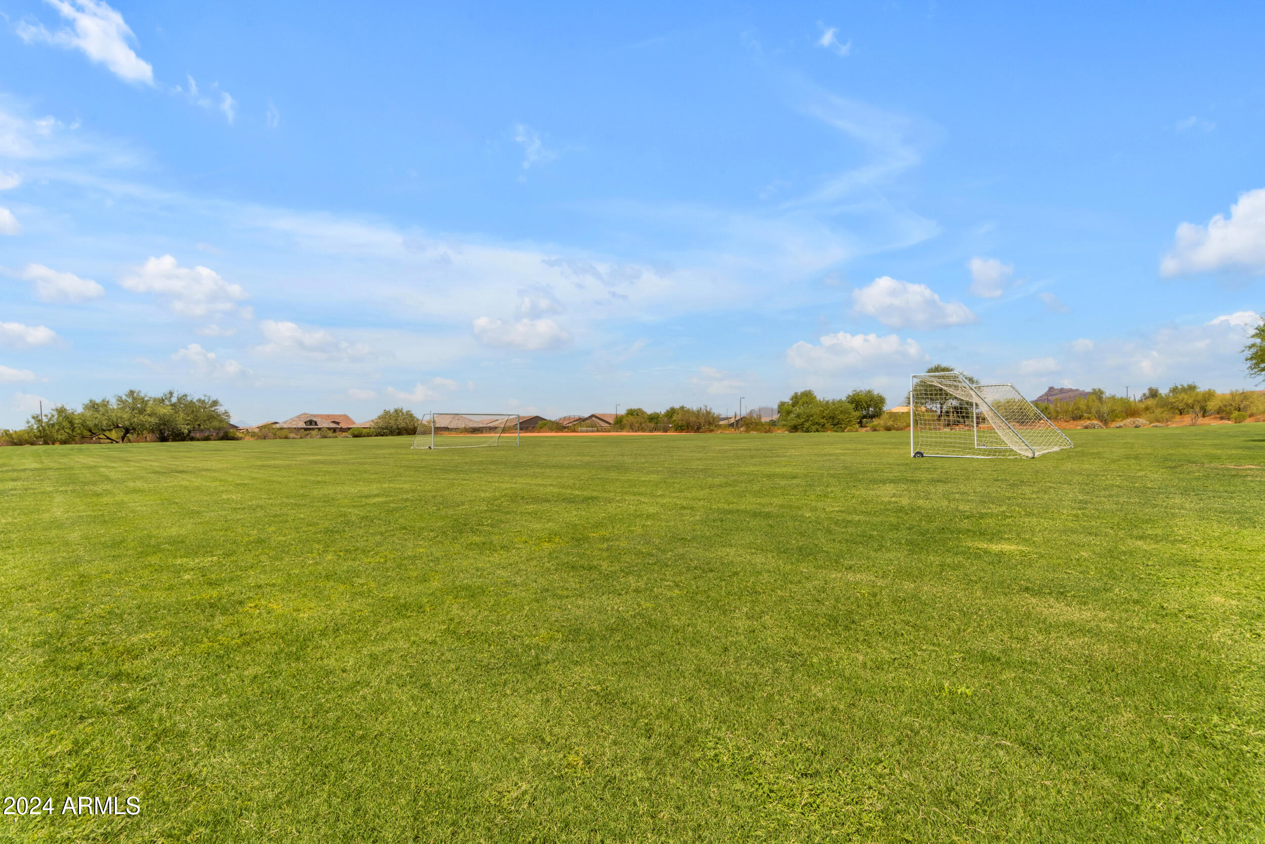 8724 E REGINA Circle