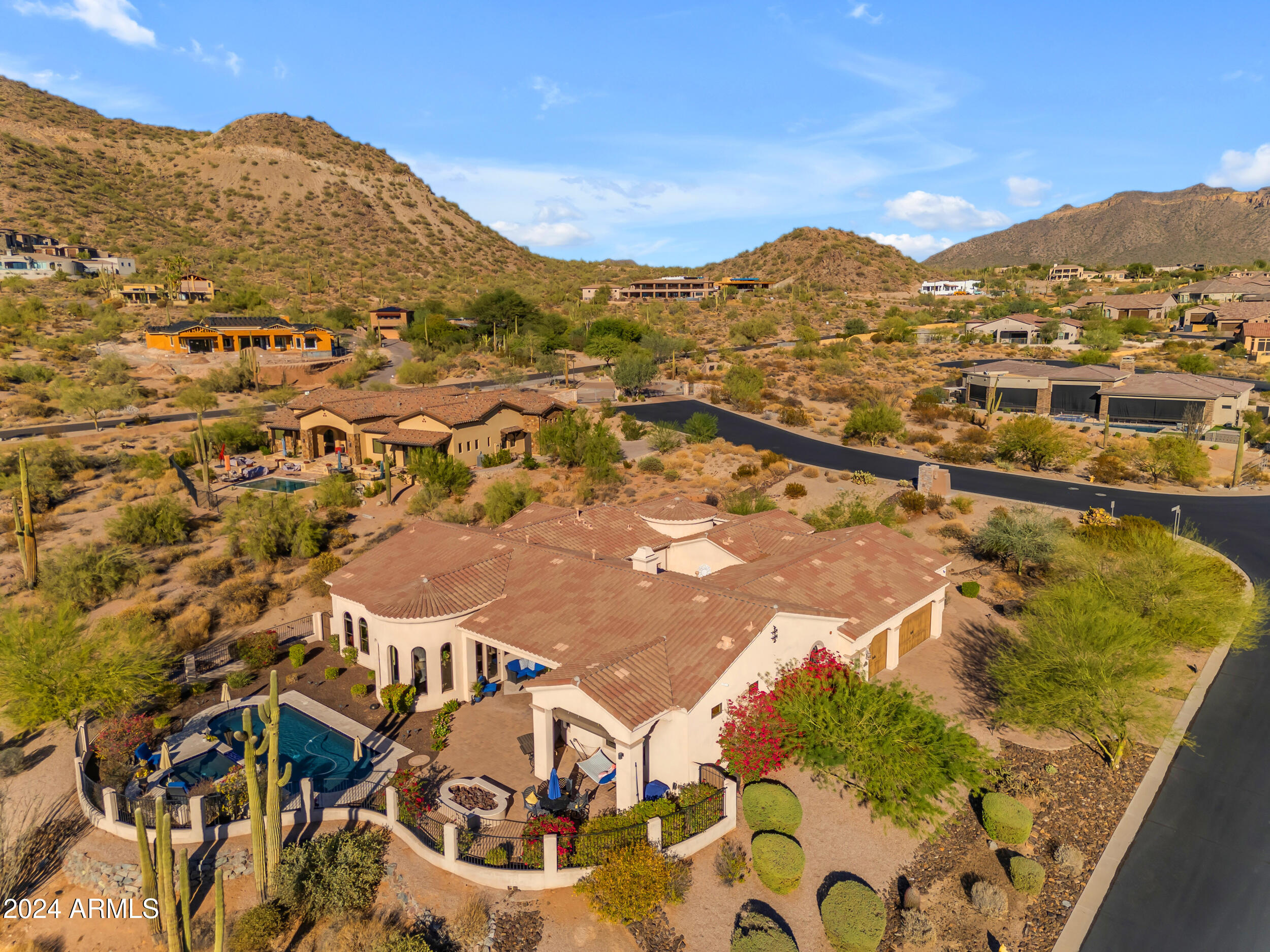 8724 E REGINA Circle