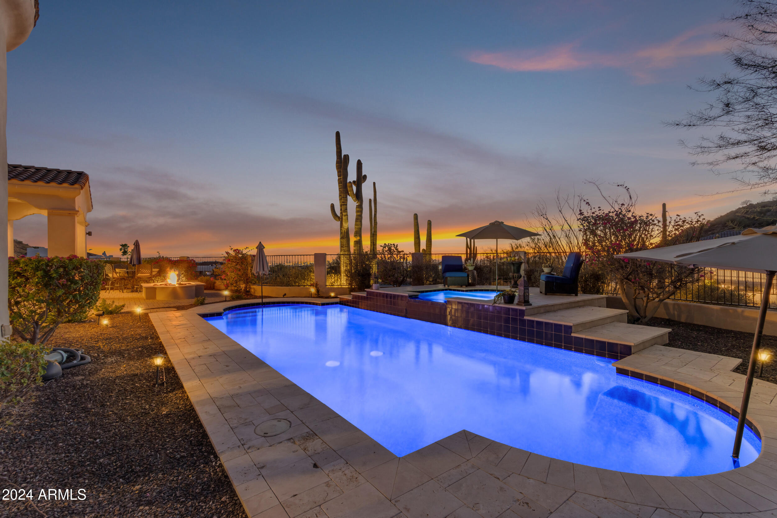 8724 E REGINA Circle