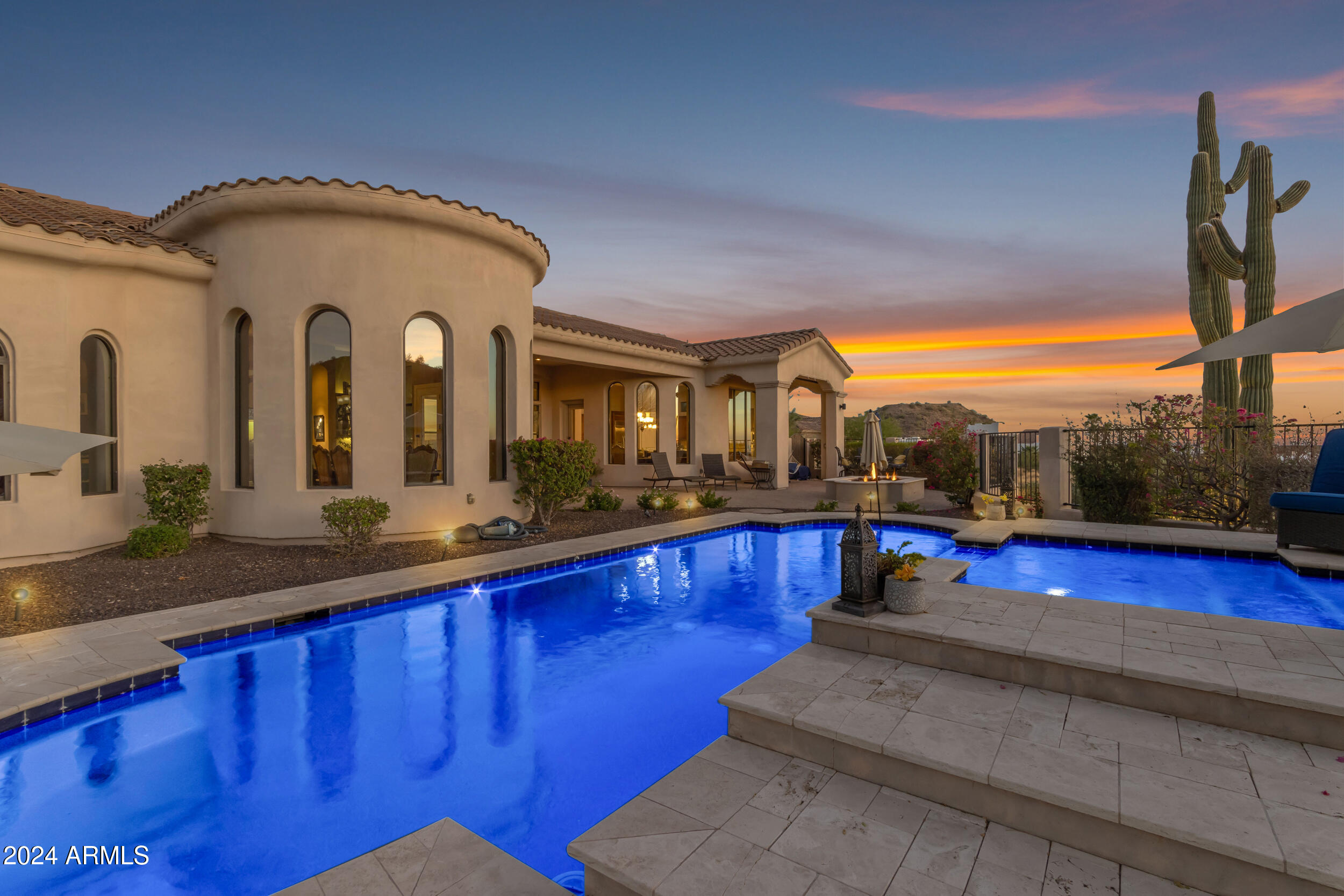 8724 E REGINA Circle