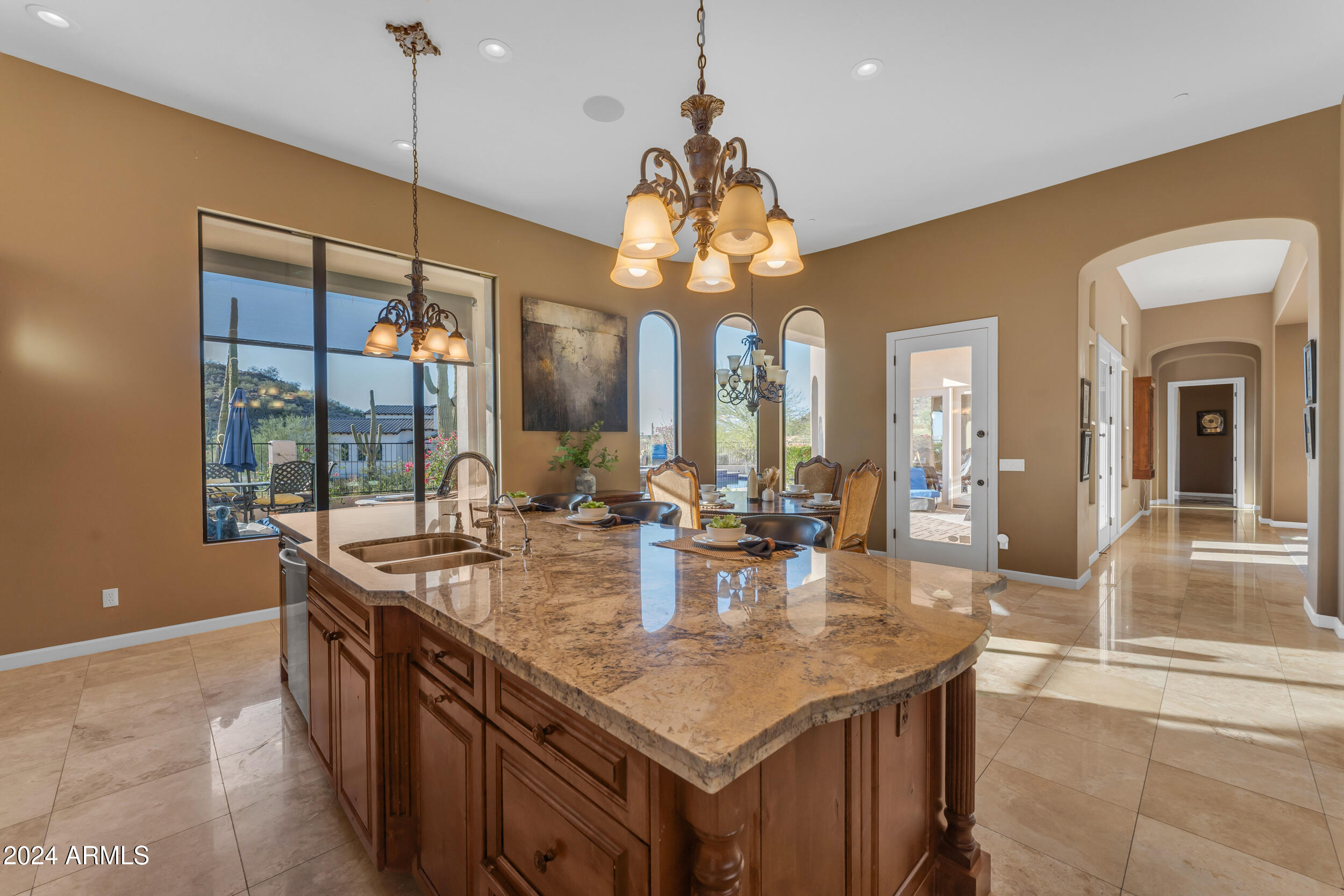 8724 E REGINA Circle