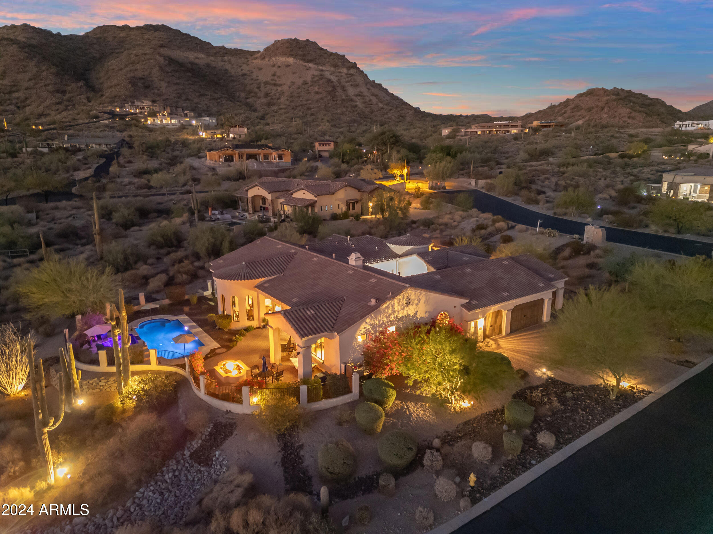 8724 E REGINA Circle