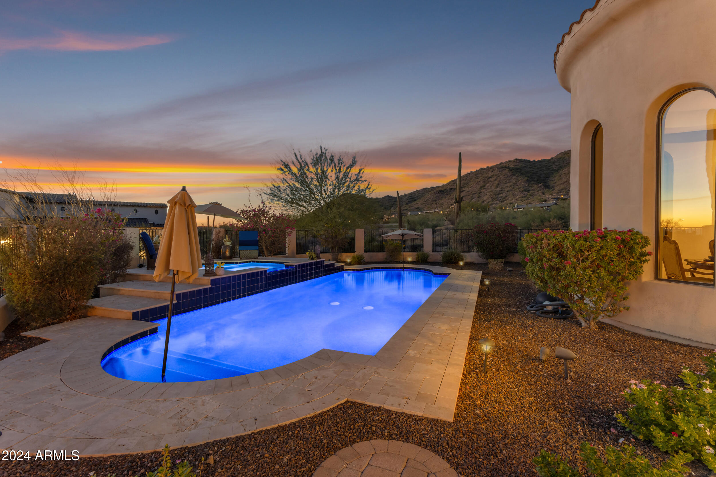 8724 E REGINA Circle