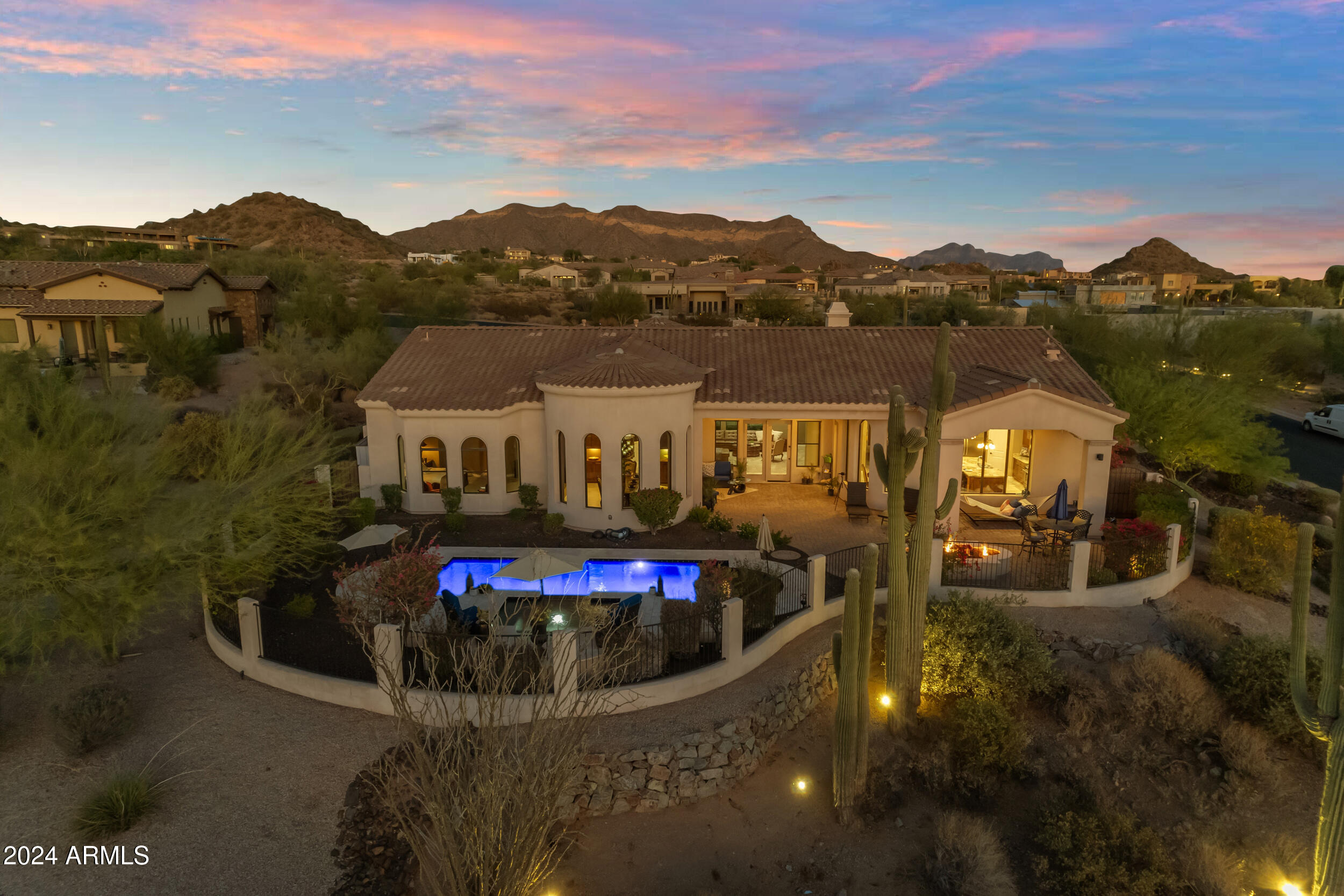 8724 E REGINA Circle