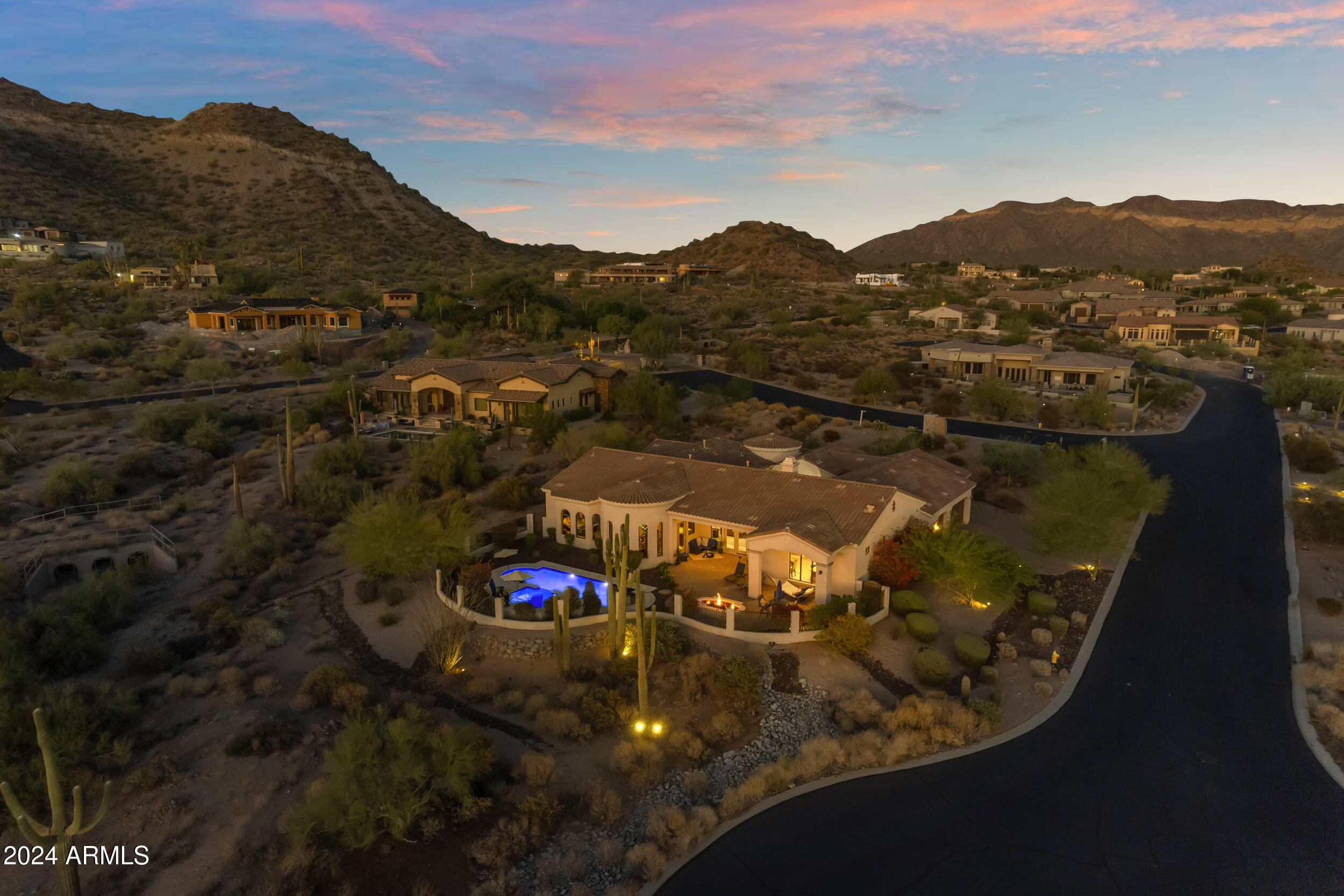 8724 E REGINA Circle