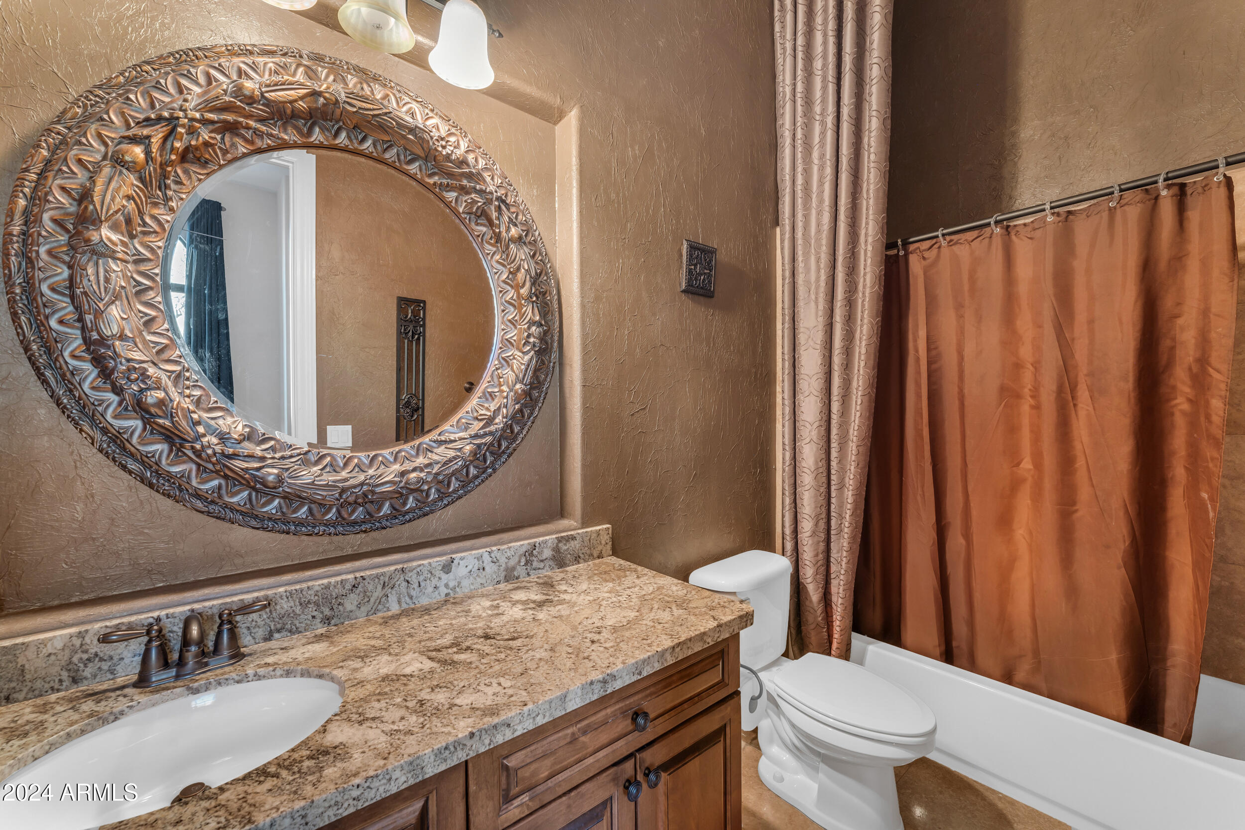 8724 E REGINA Circle