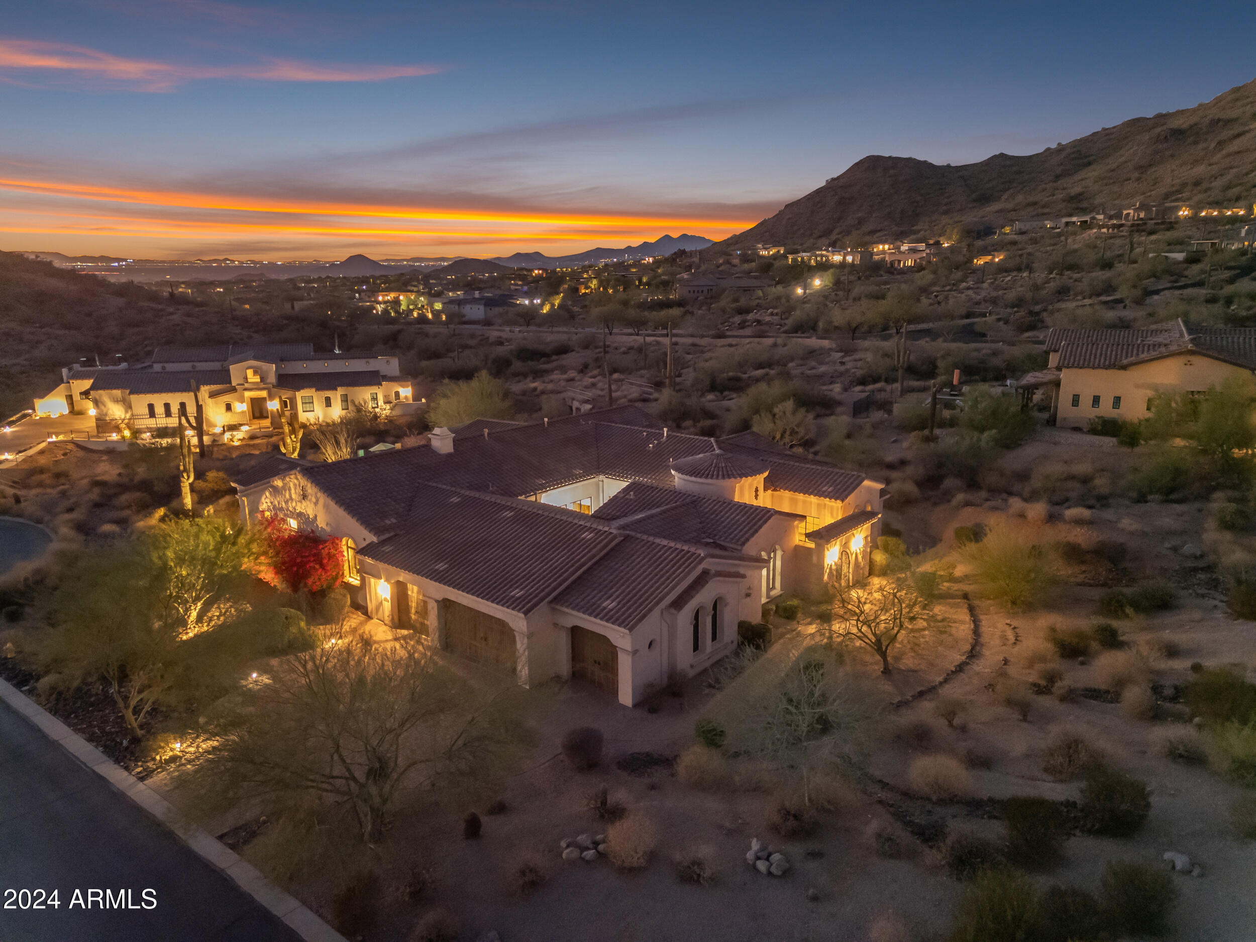 8724 E REGINA Circle