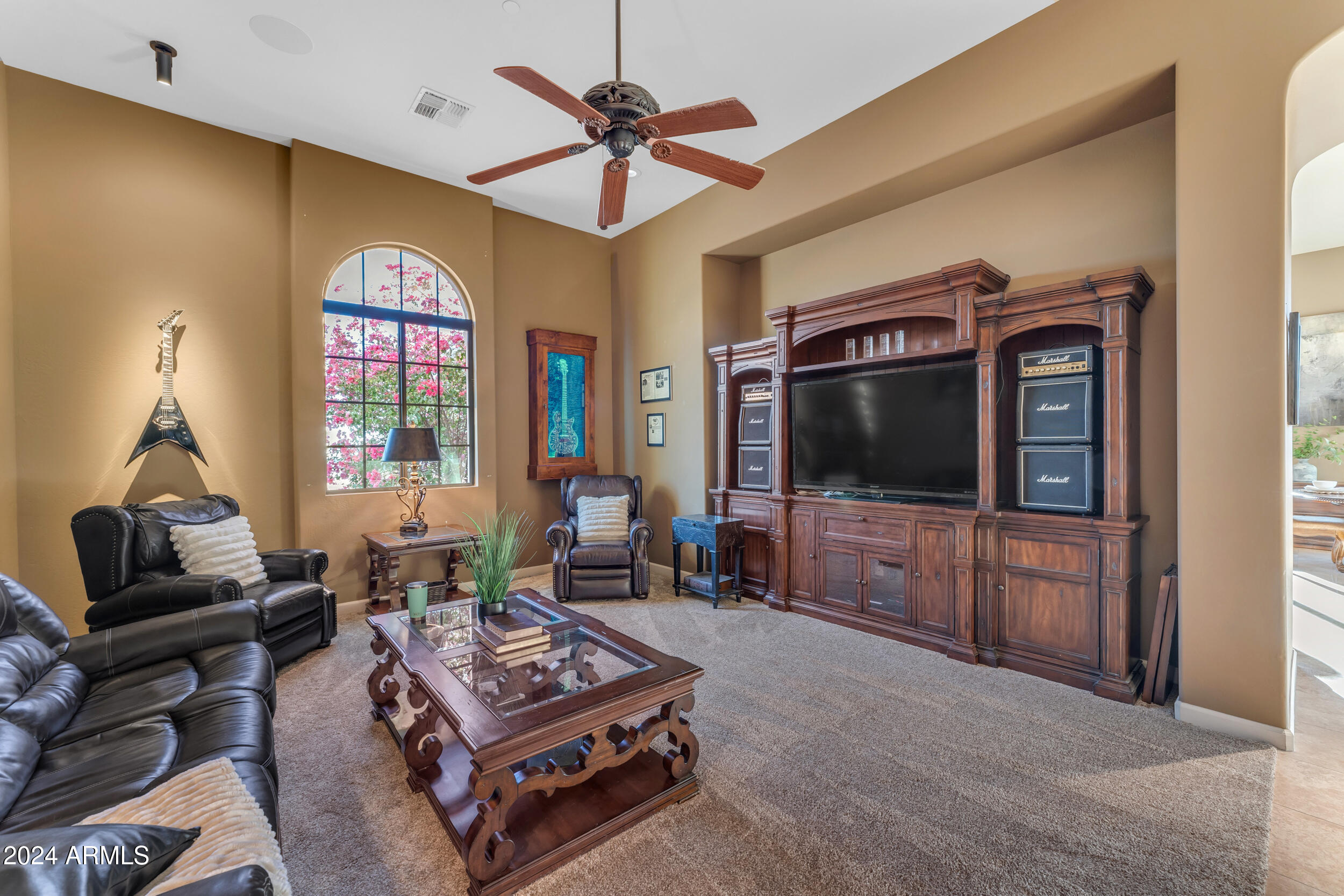 8724 E REGINA Circle