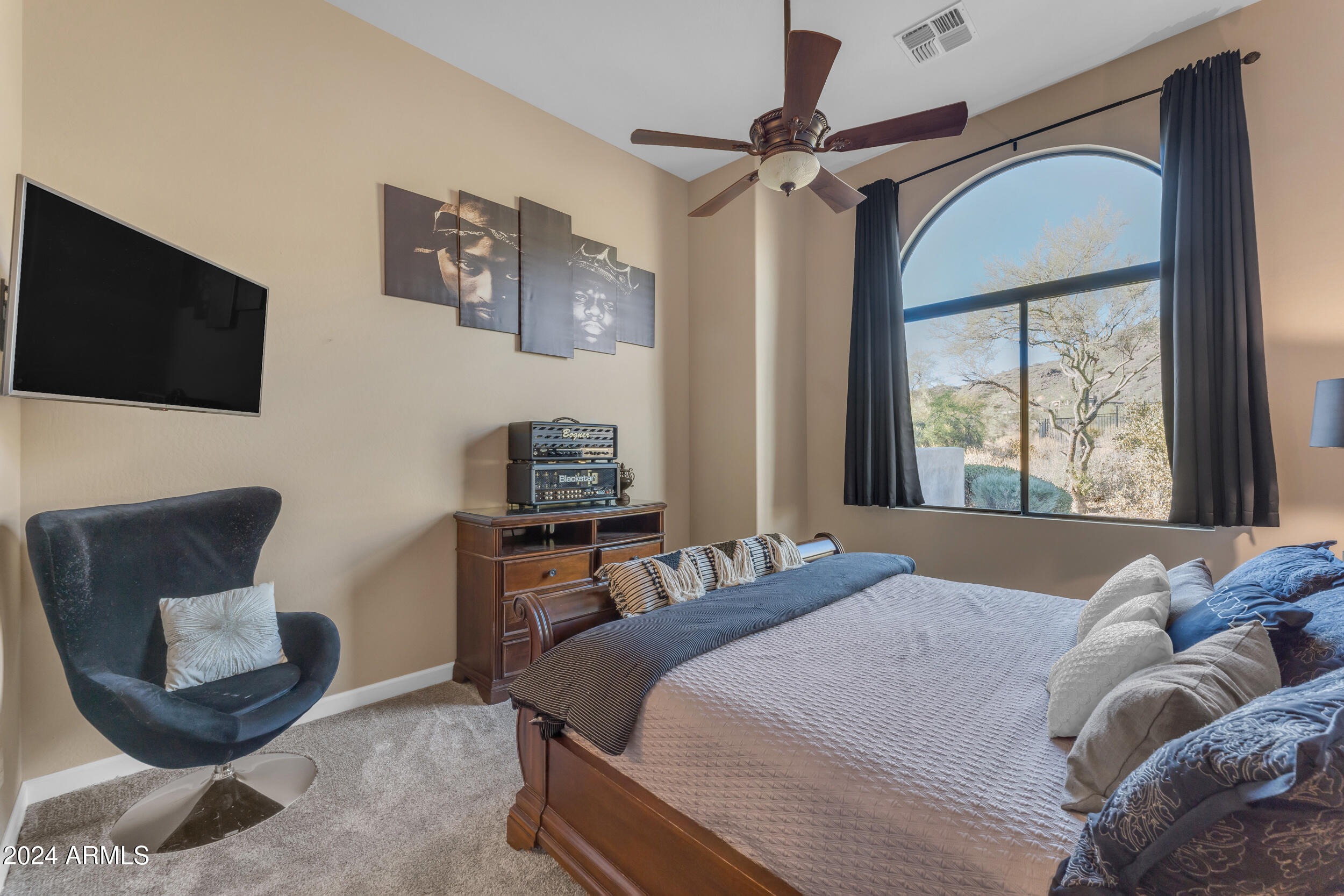 8724 E REGINA Circle