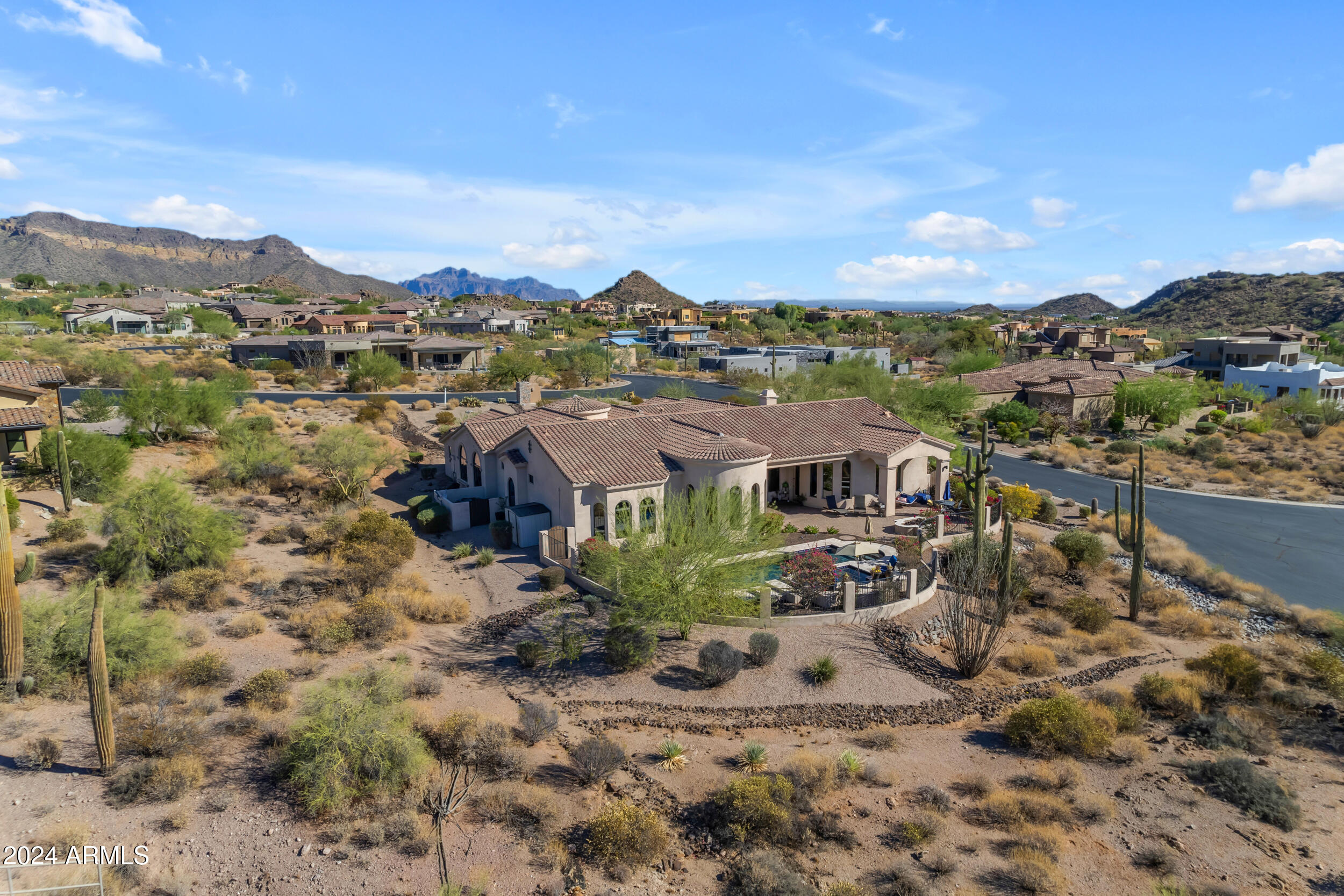 8724 E REGINA Circle