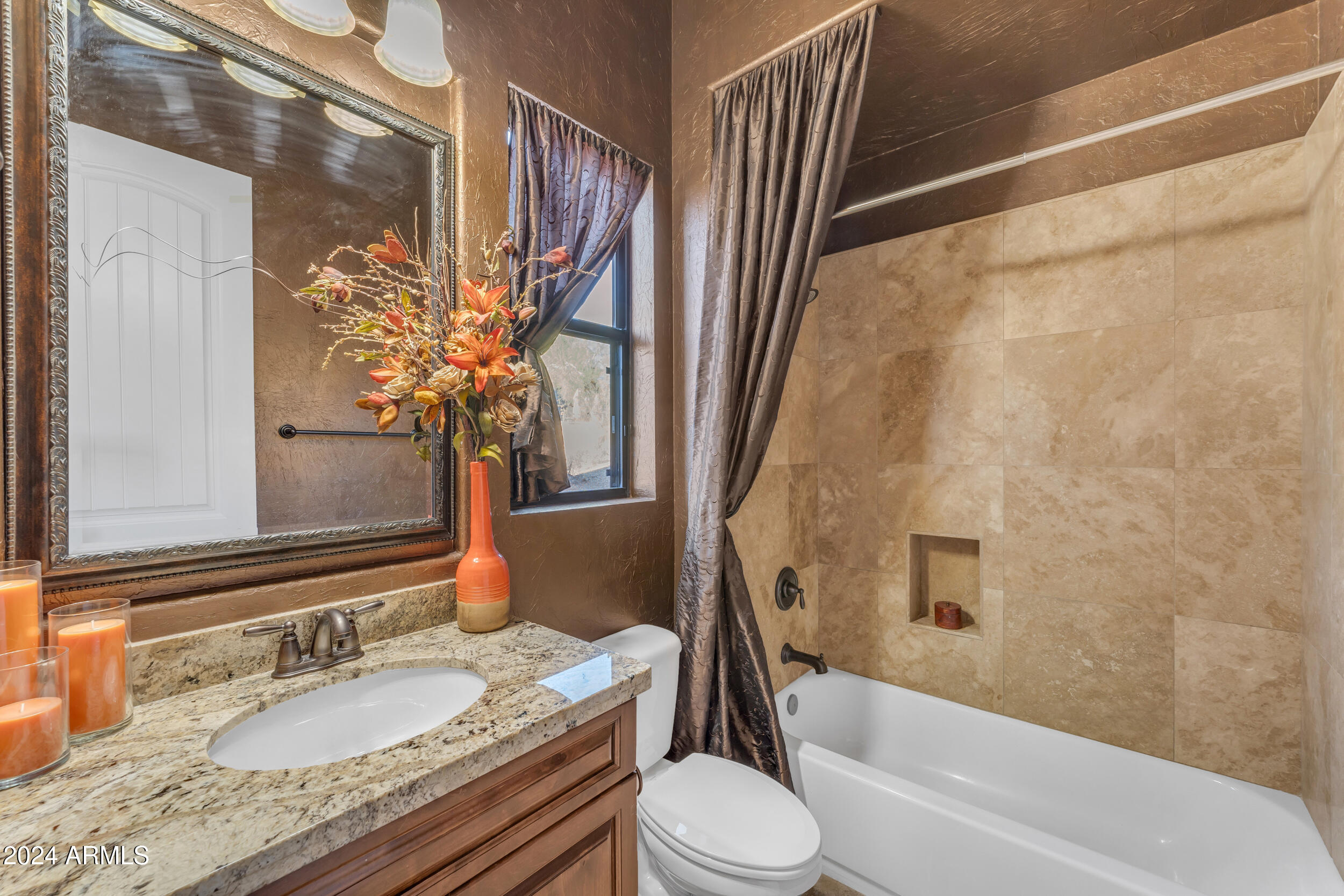 8724 E REGINA Circle