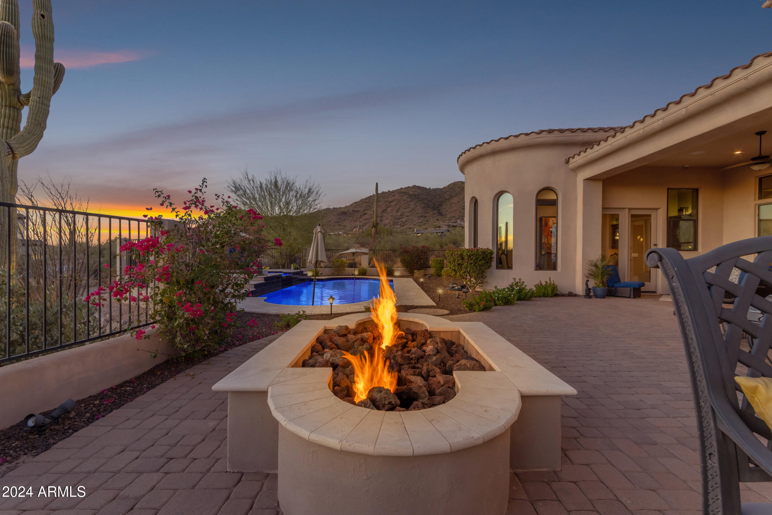 8724 E REGINA Circle