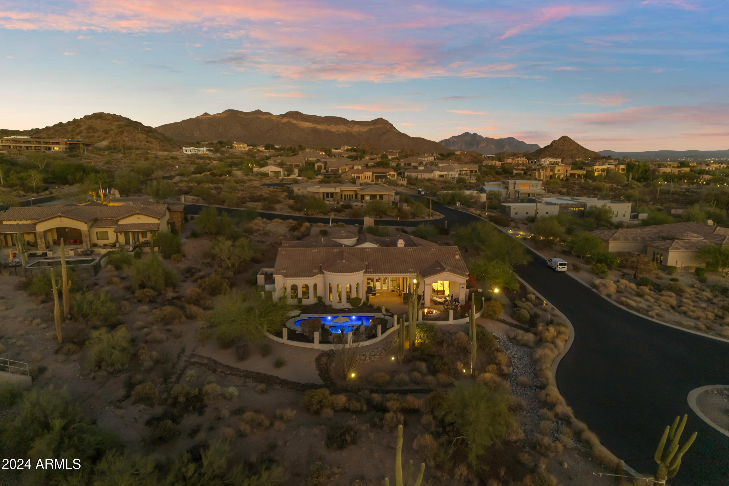 8724 E REGINA Circle