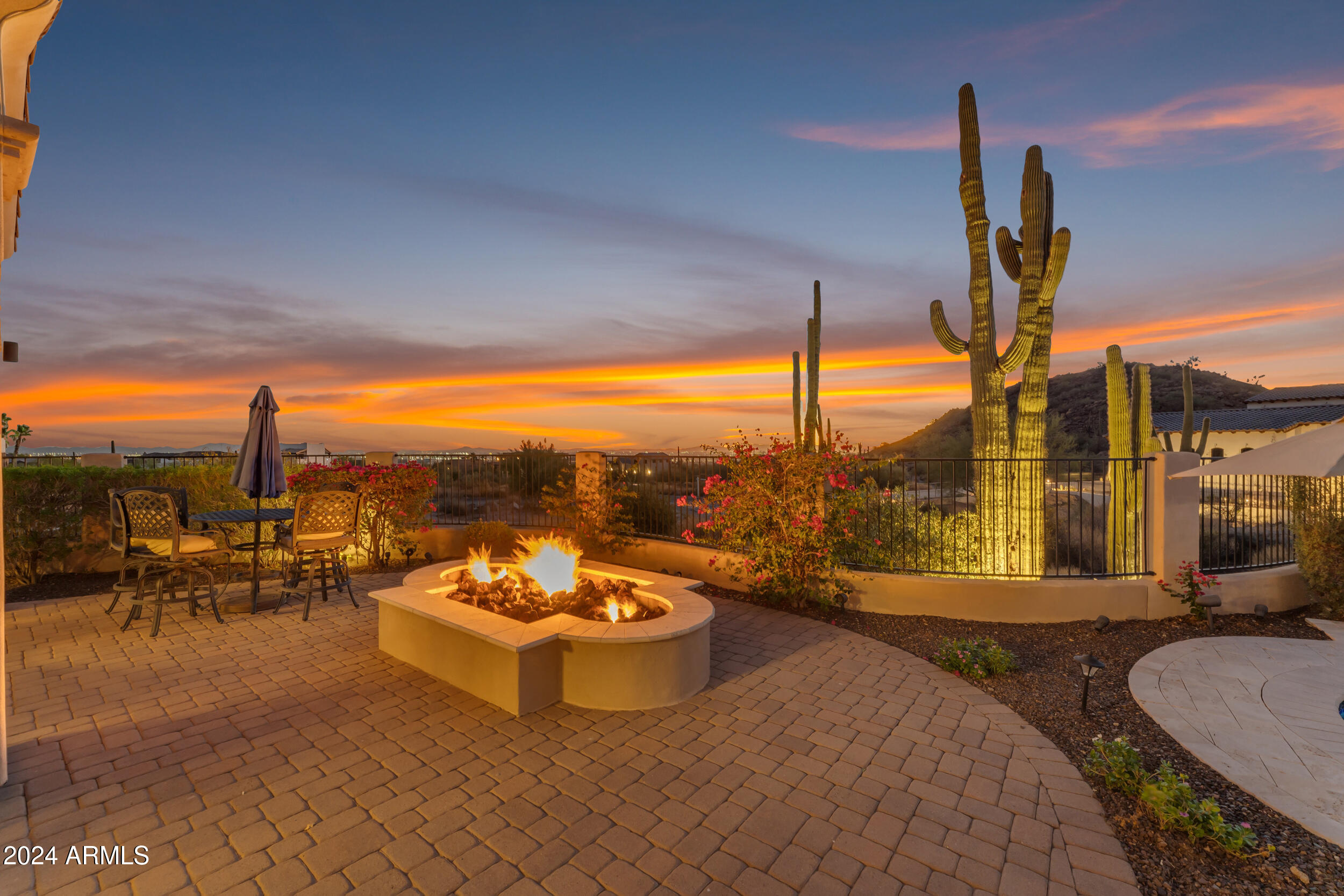 8724 E REGINA Circle