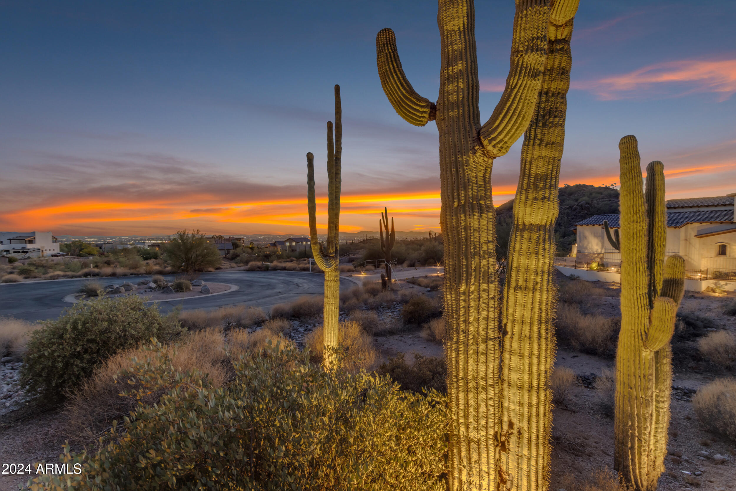 8724 E REGINA Circle