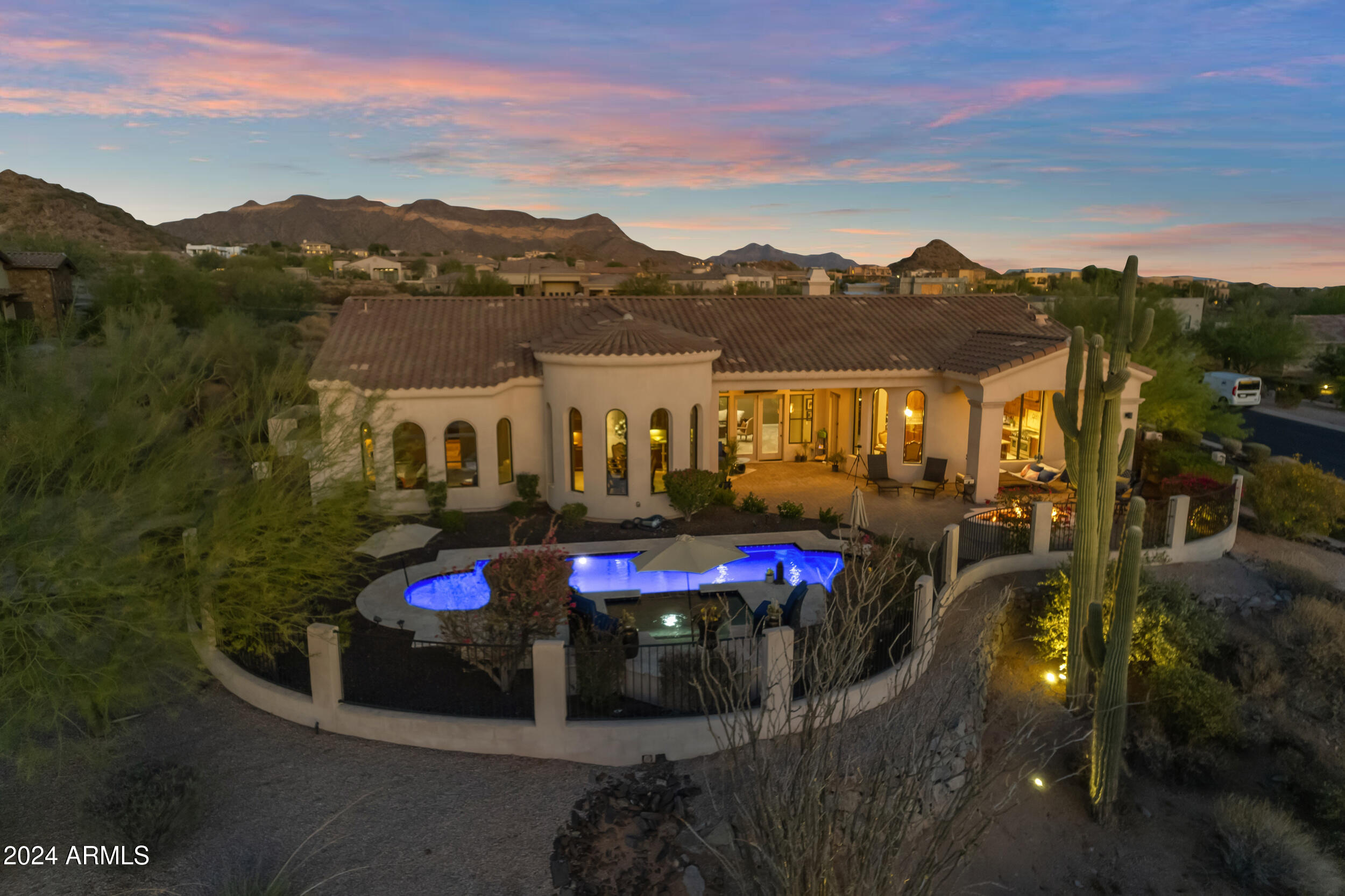 8724 E REGINA Circle